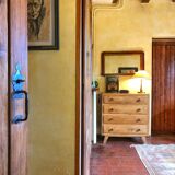 Dresser compass feet