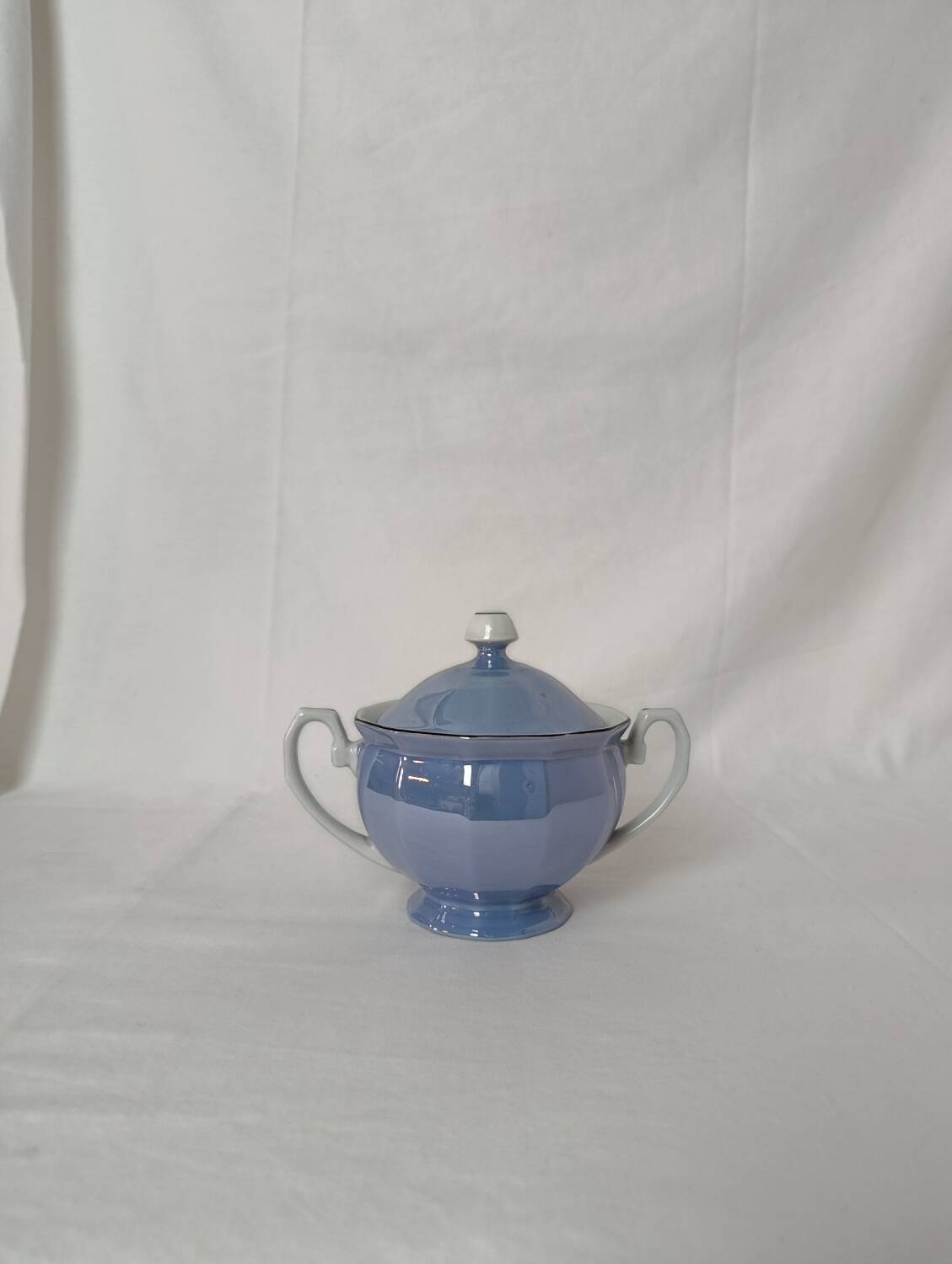 Blue sugar bowl, 1920s, lustrous porcelain.