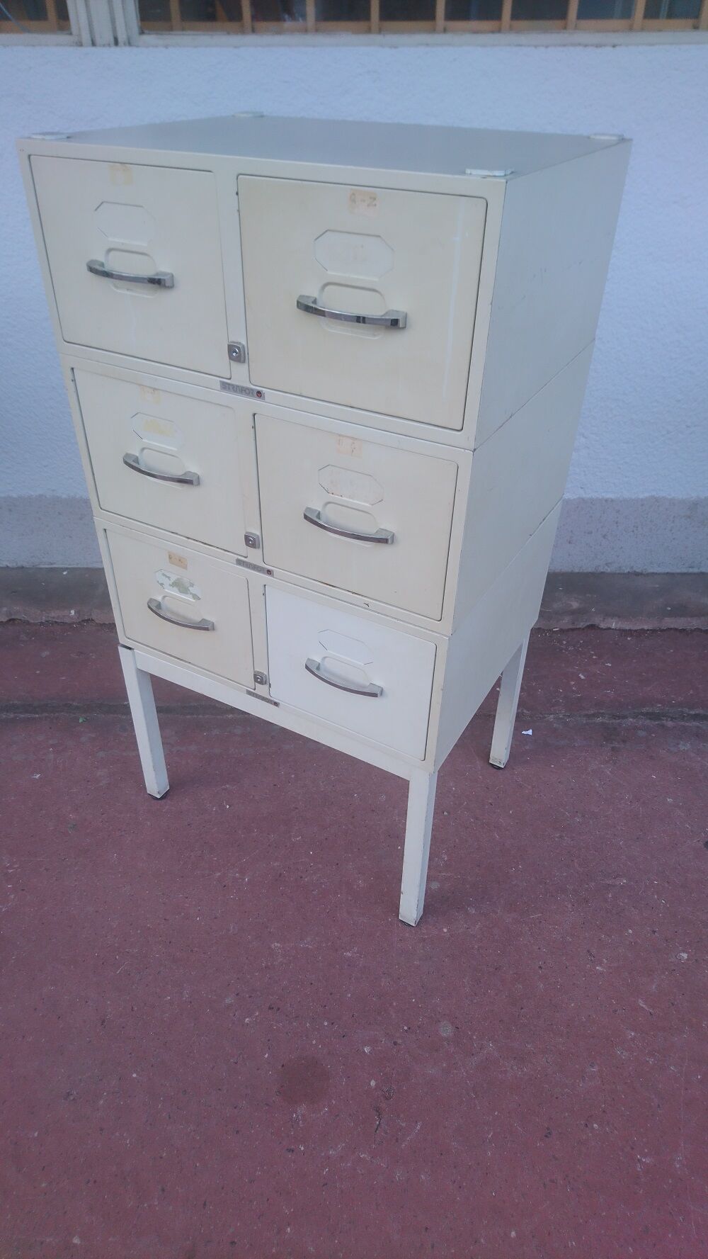 Meuble industriel Strafor