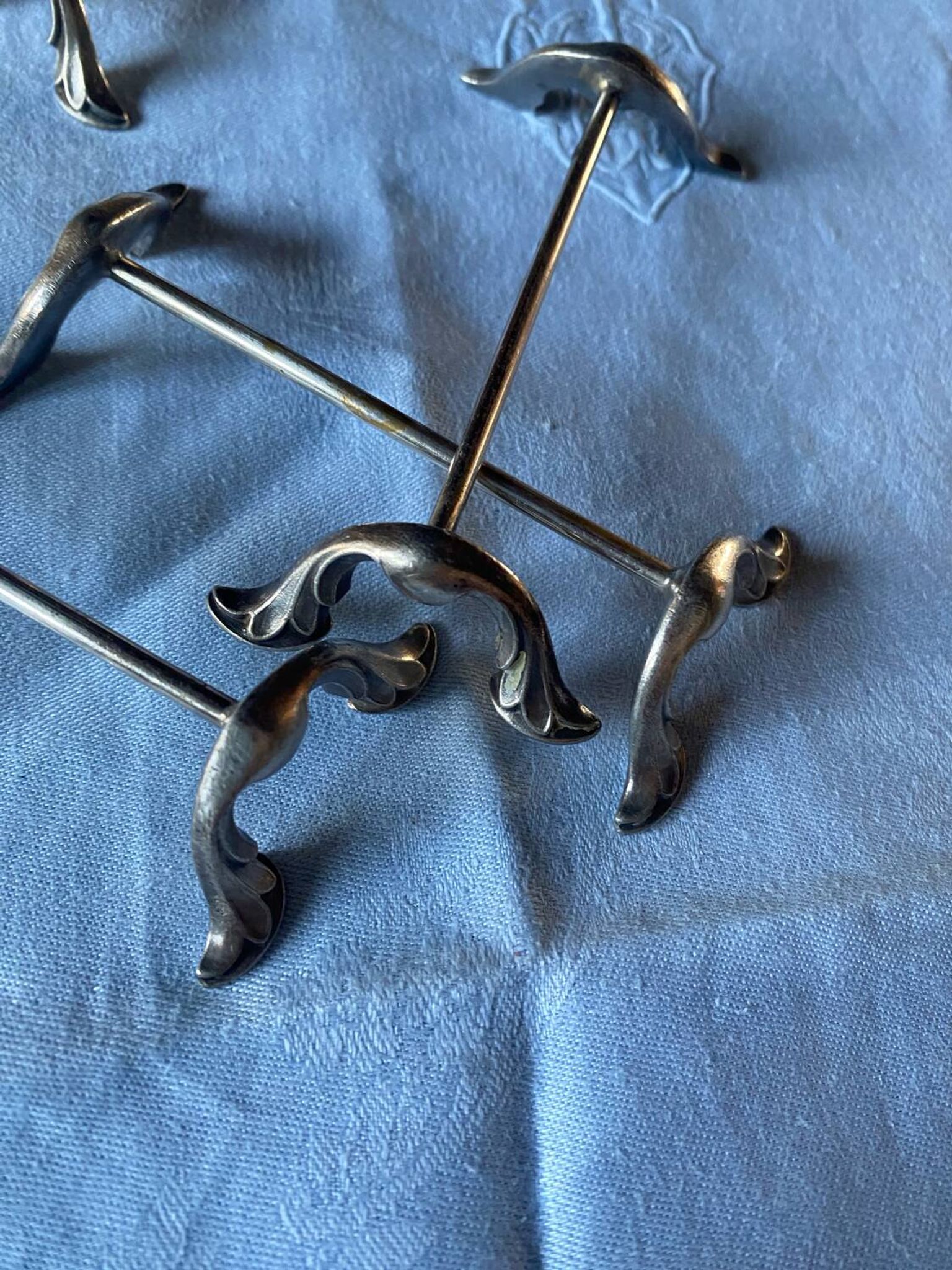 6 porte-couteaux anciens en métal argenté