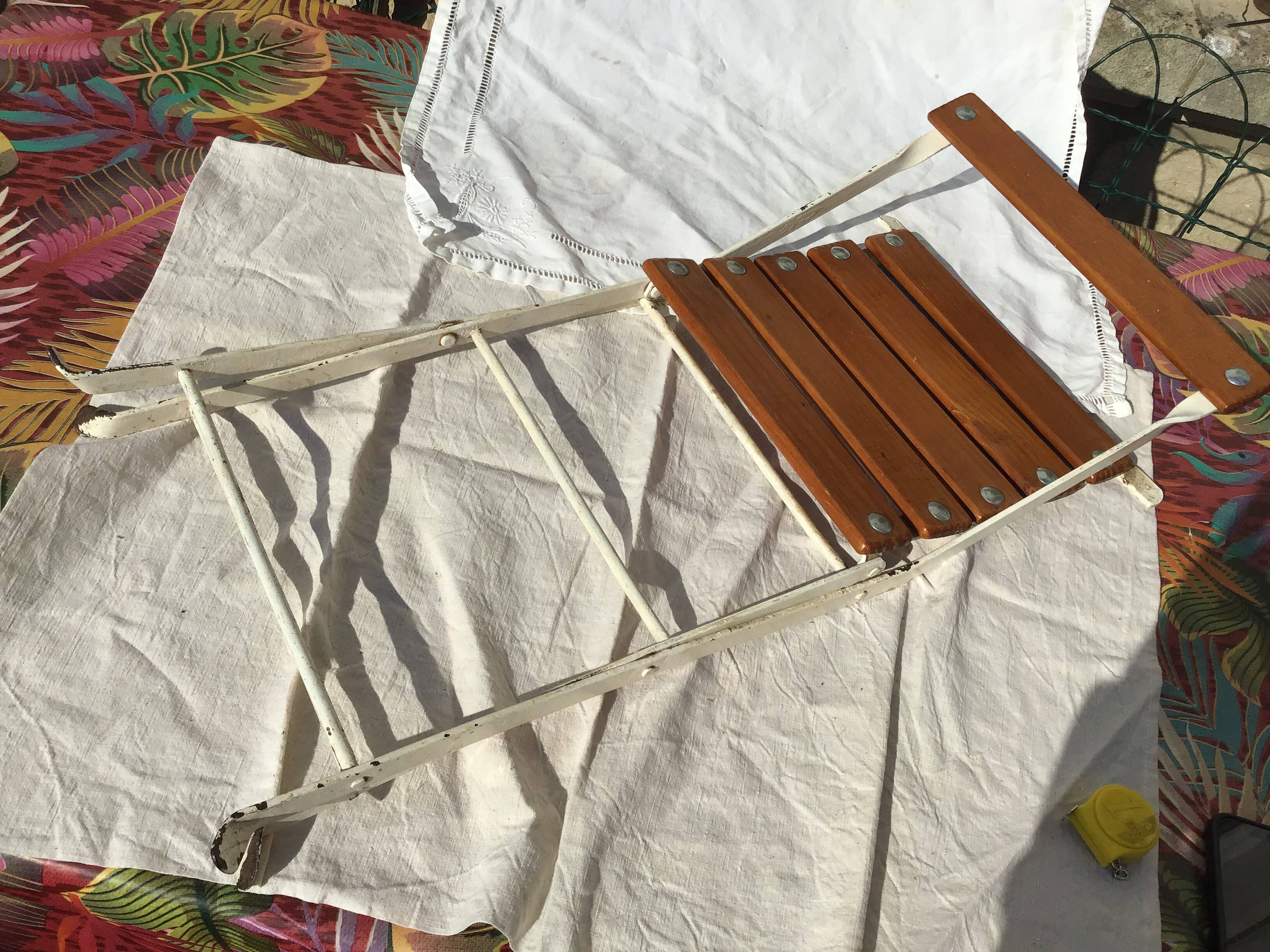 Wooden folding children's chair