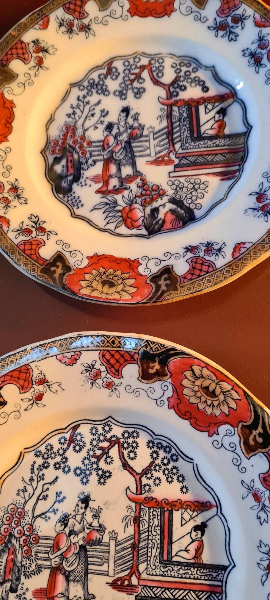 12 Assiettes modèle " Canton" B et F