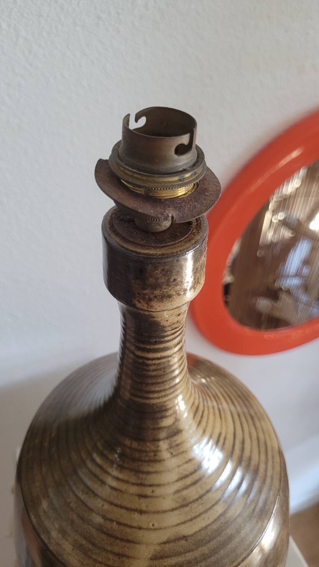 Ceramic lamp base