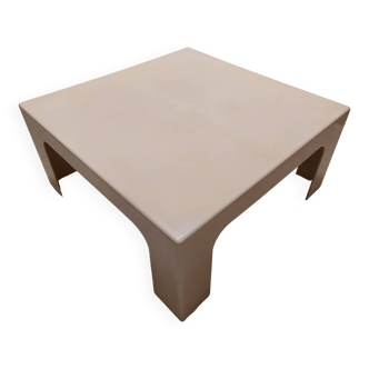 Paulus coffee table