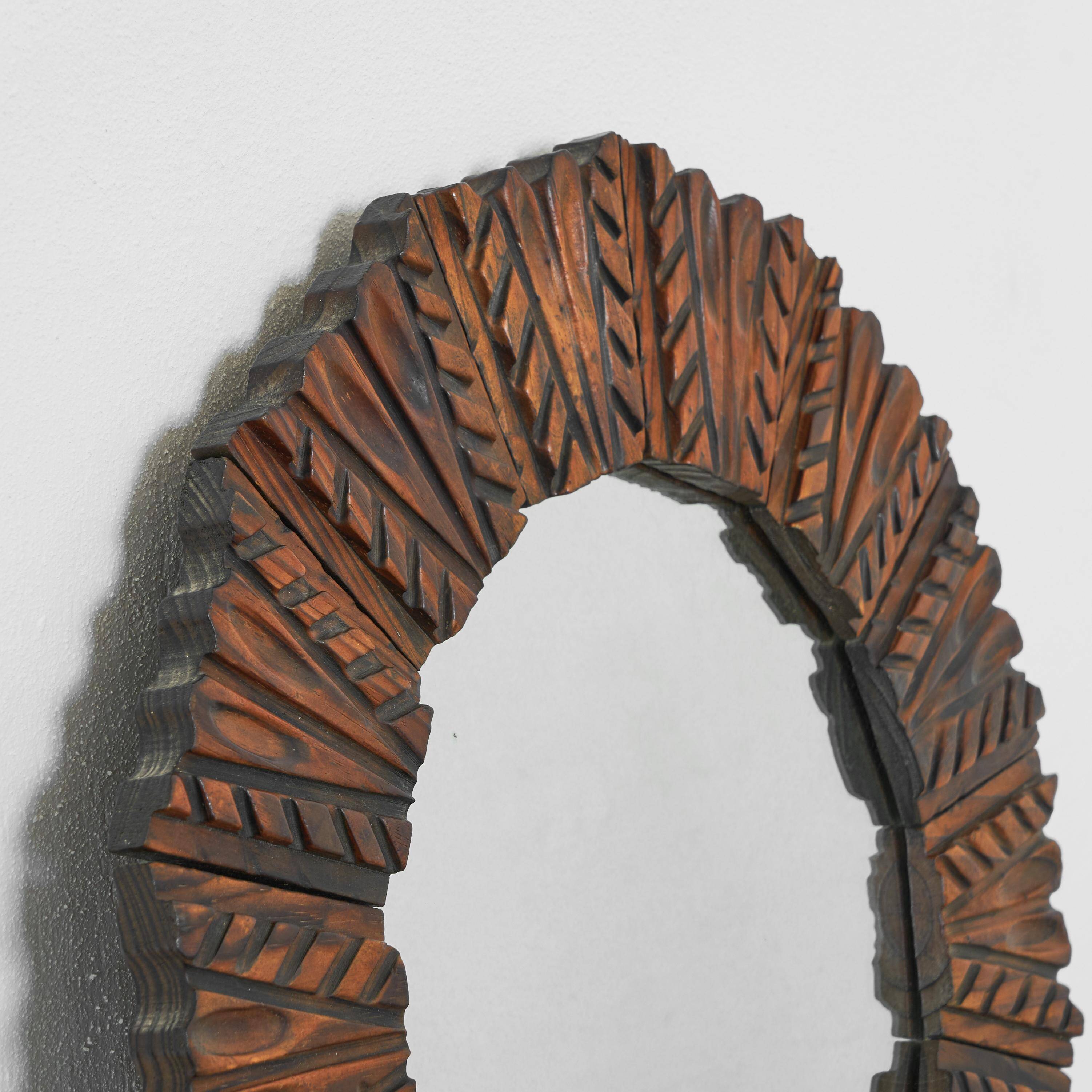 Miroir mi-siècle en bois sculpté années 1960