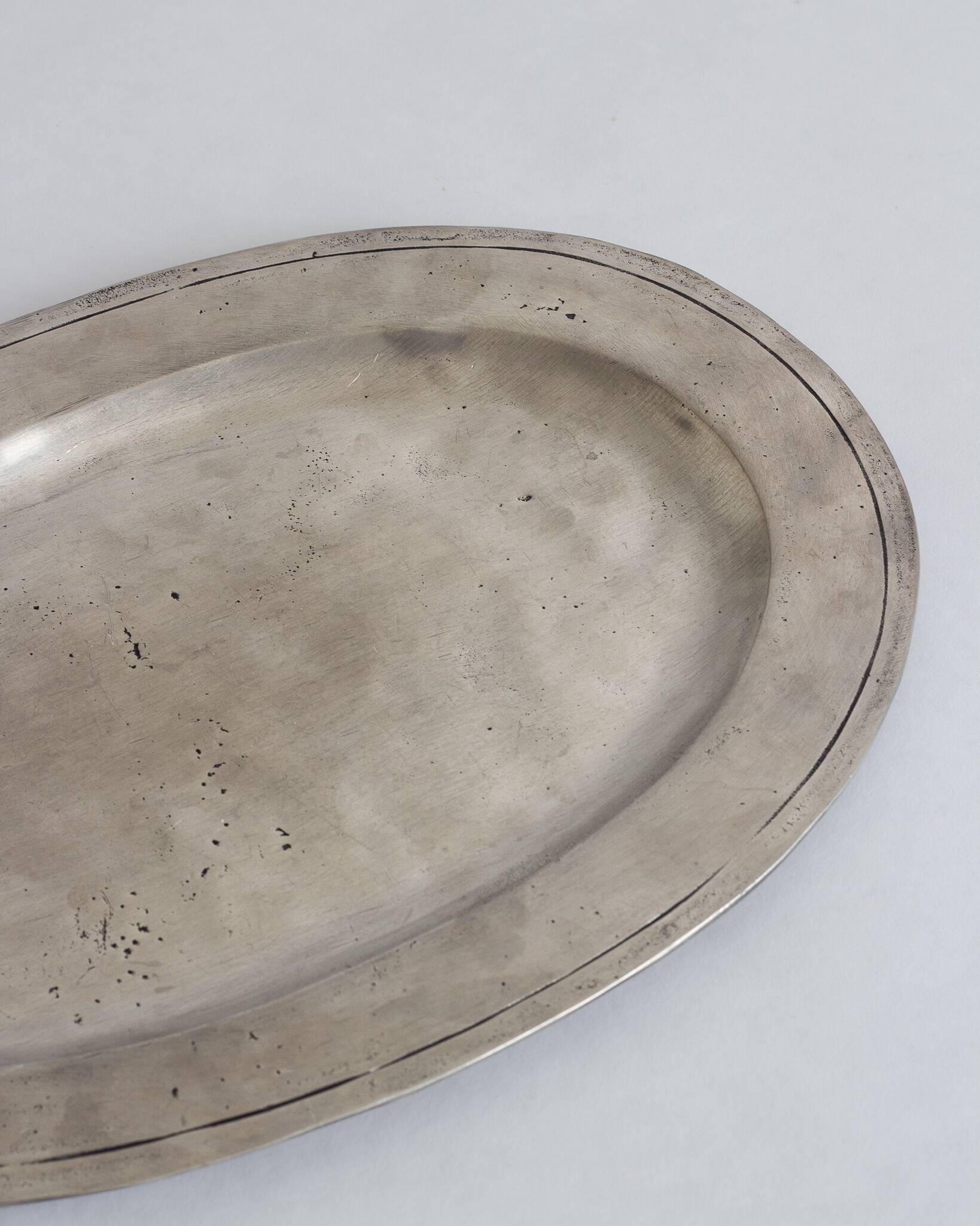 Oval tin platter – Les Étains de Paris – 1960s/70s
