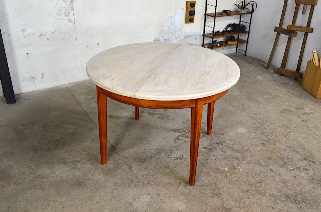 Table round mona Scandinavian 1960
