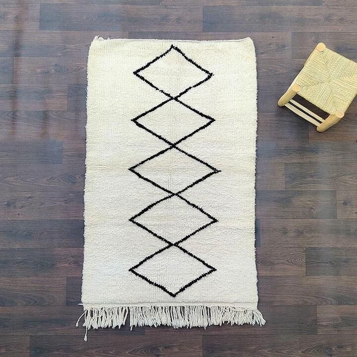 Carpet berbere Beni Ouarain black diamonds  100 X 160 cm