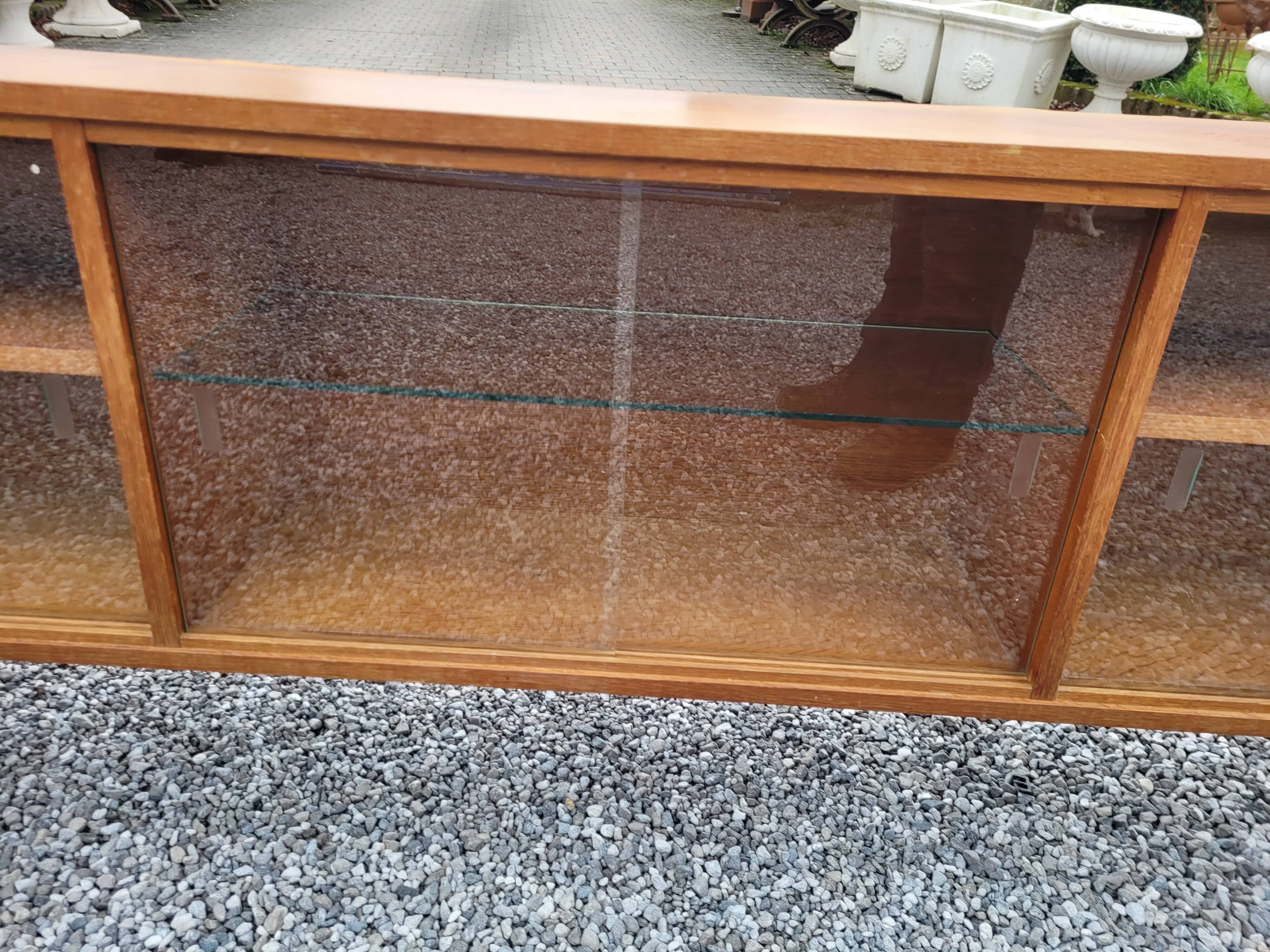Enfilade vitrés vintage des années 60 en chêne