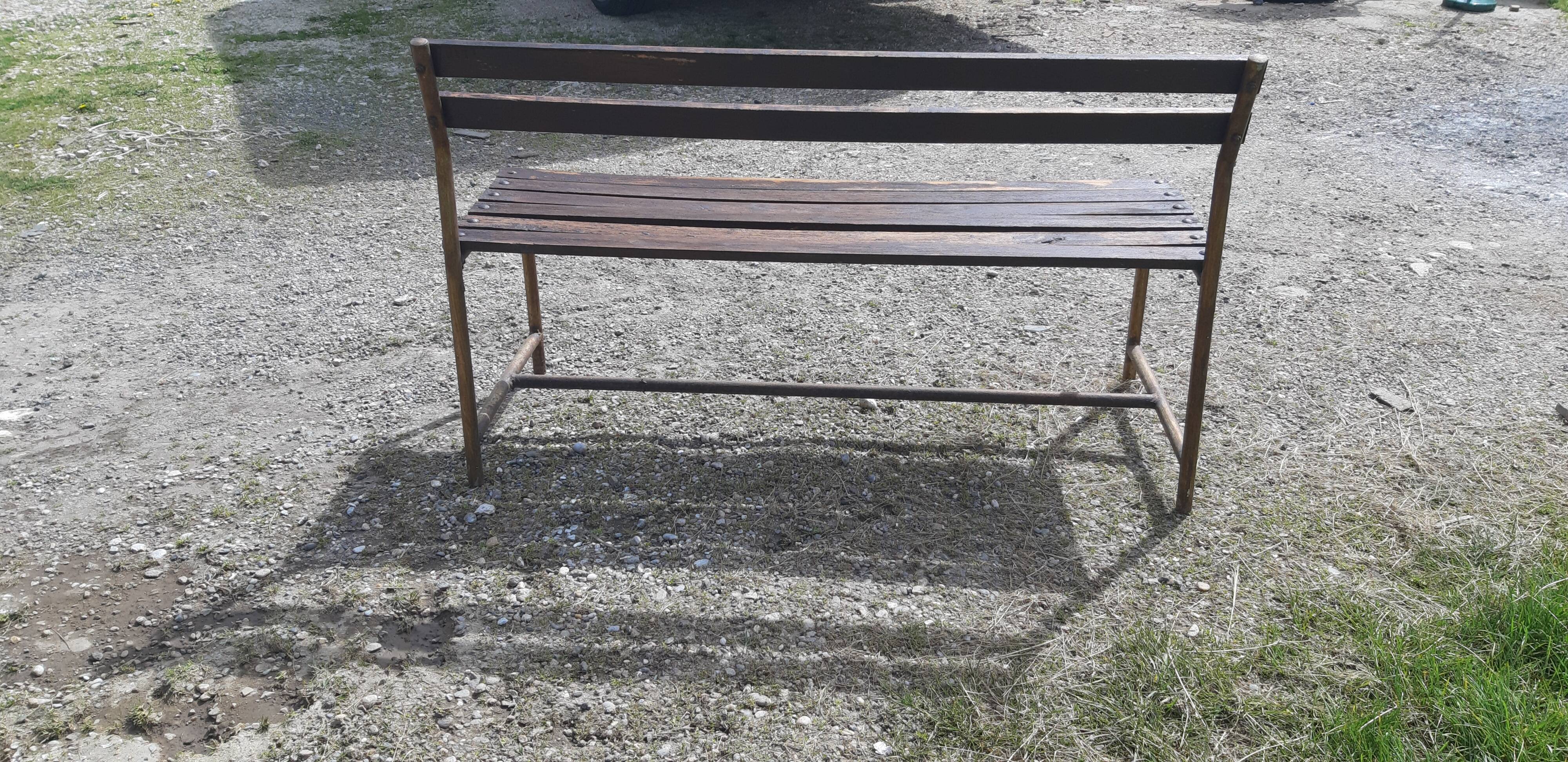 Bench of the 50s in iron and wood