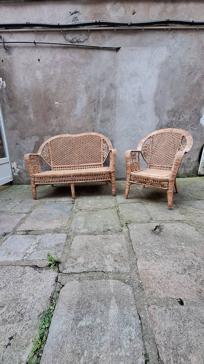 Peacock rattan garden set with bench and armchair