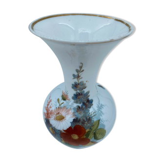 Opaline vase XIX eme decor frloral enhances hand-painted gold