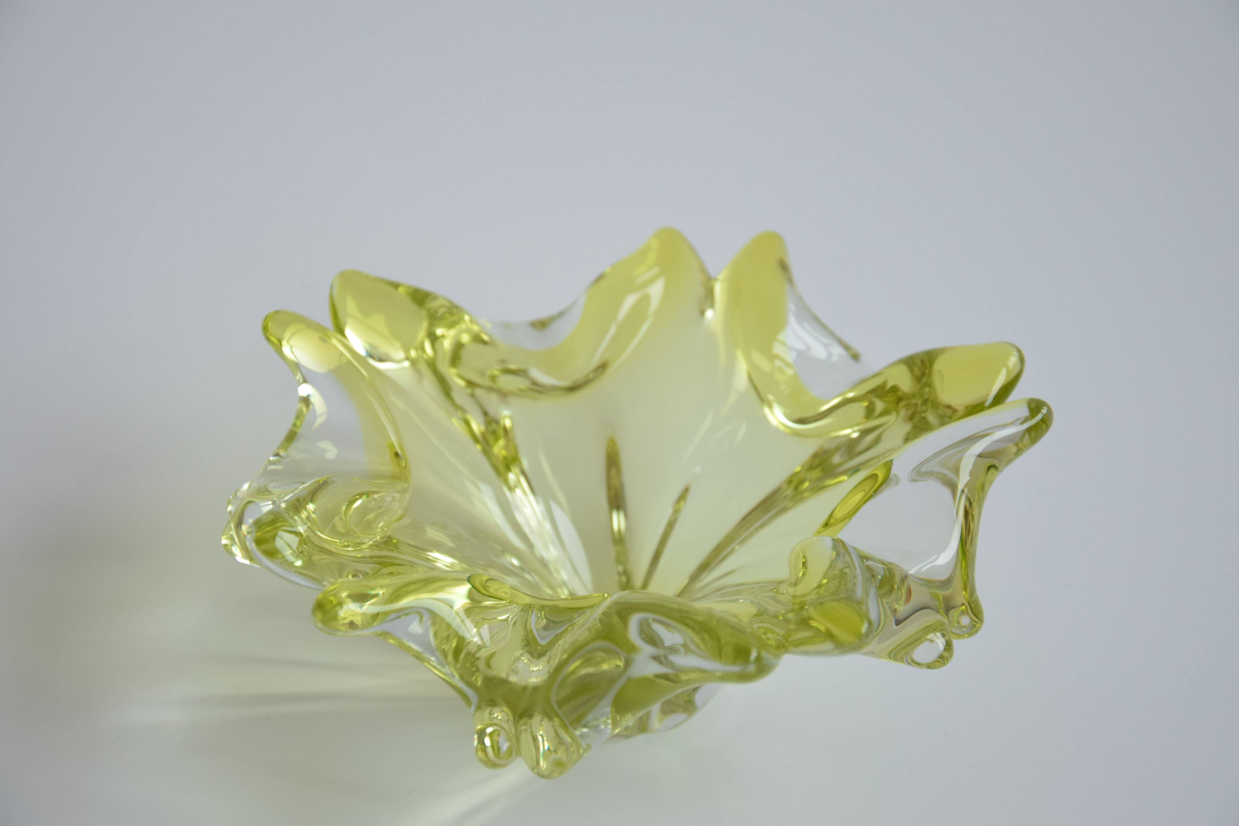 Jaroslav Taraba Art Glass Ashtray Bowl, Lednické Rovné Czechoslovakia