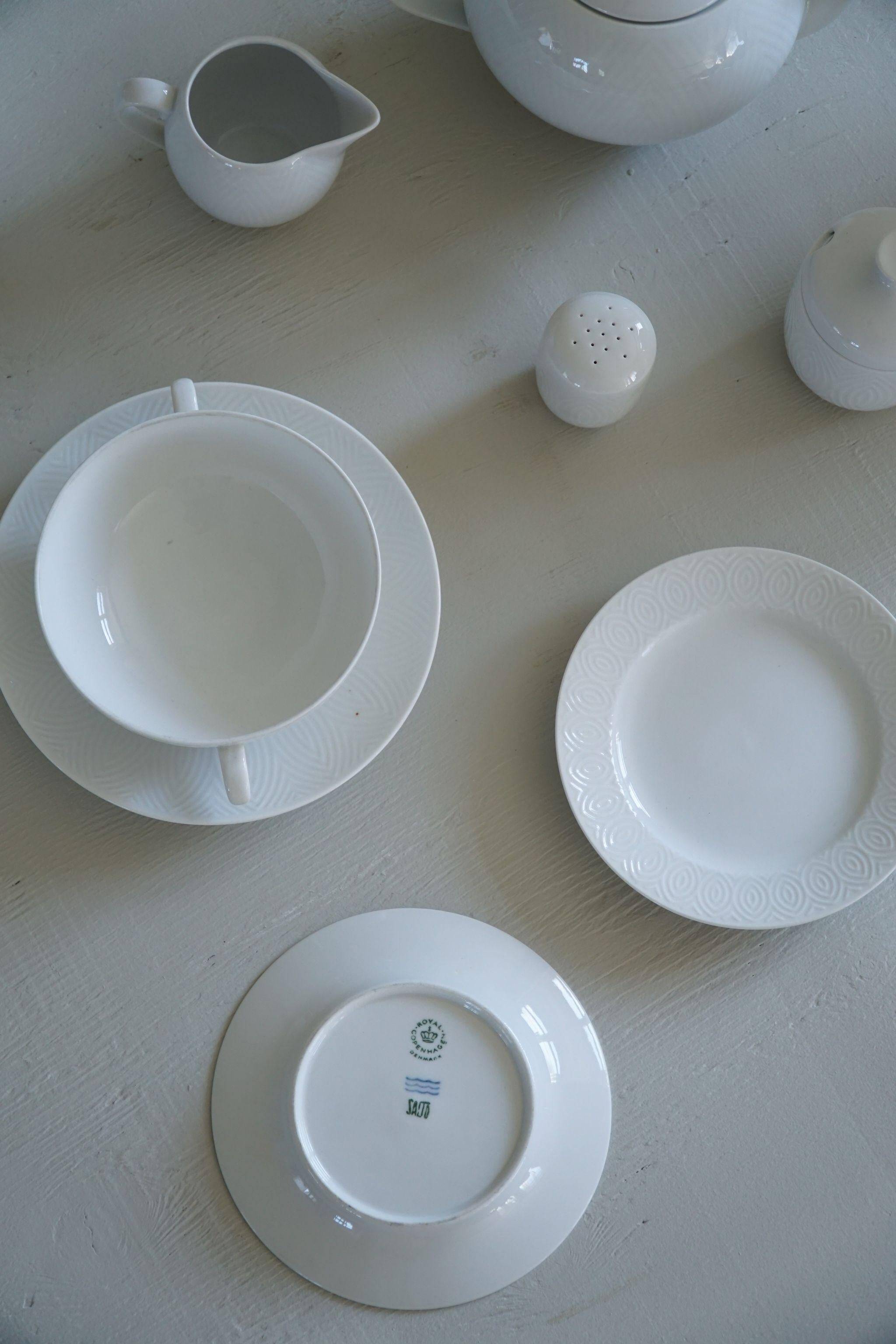 Axel Salto, Ensemble de service en porcelaine de Royal Copenhagen, milieu du siècle, 1956