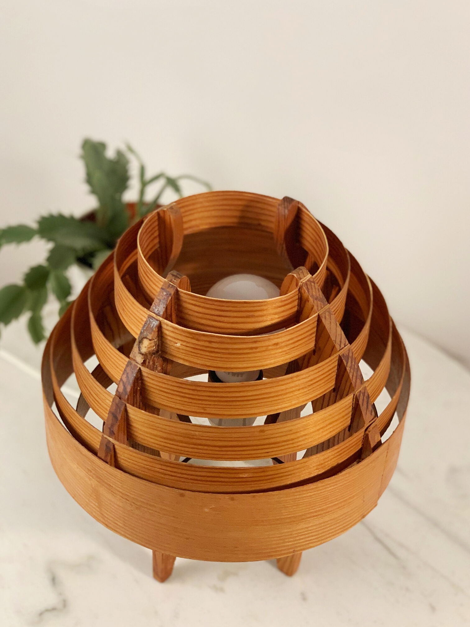 Lampe scandinave vintage en lamelles de bois