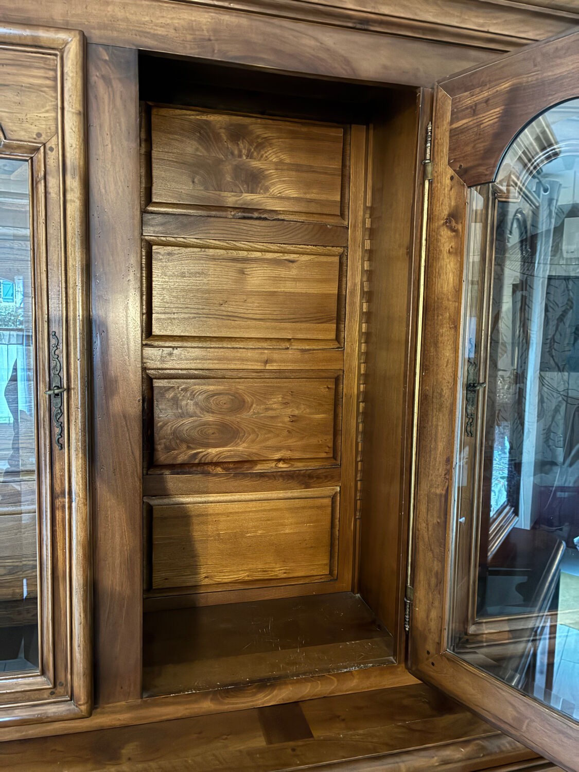 Library with 3 doors, Louis Philippe in French walnut.