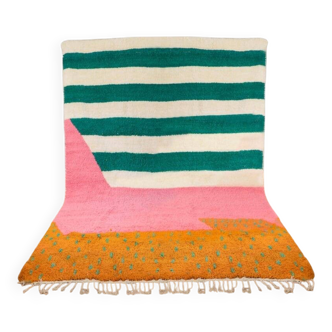 Natural wool rug with traditional coloured patterns, size 1.4/2.6 m.