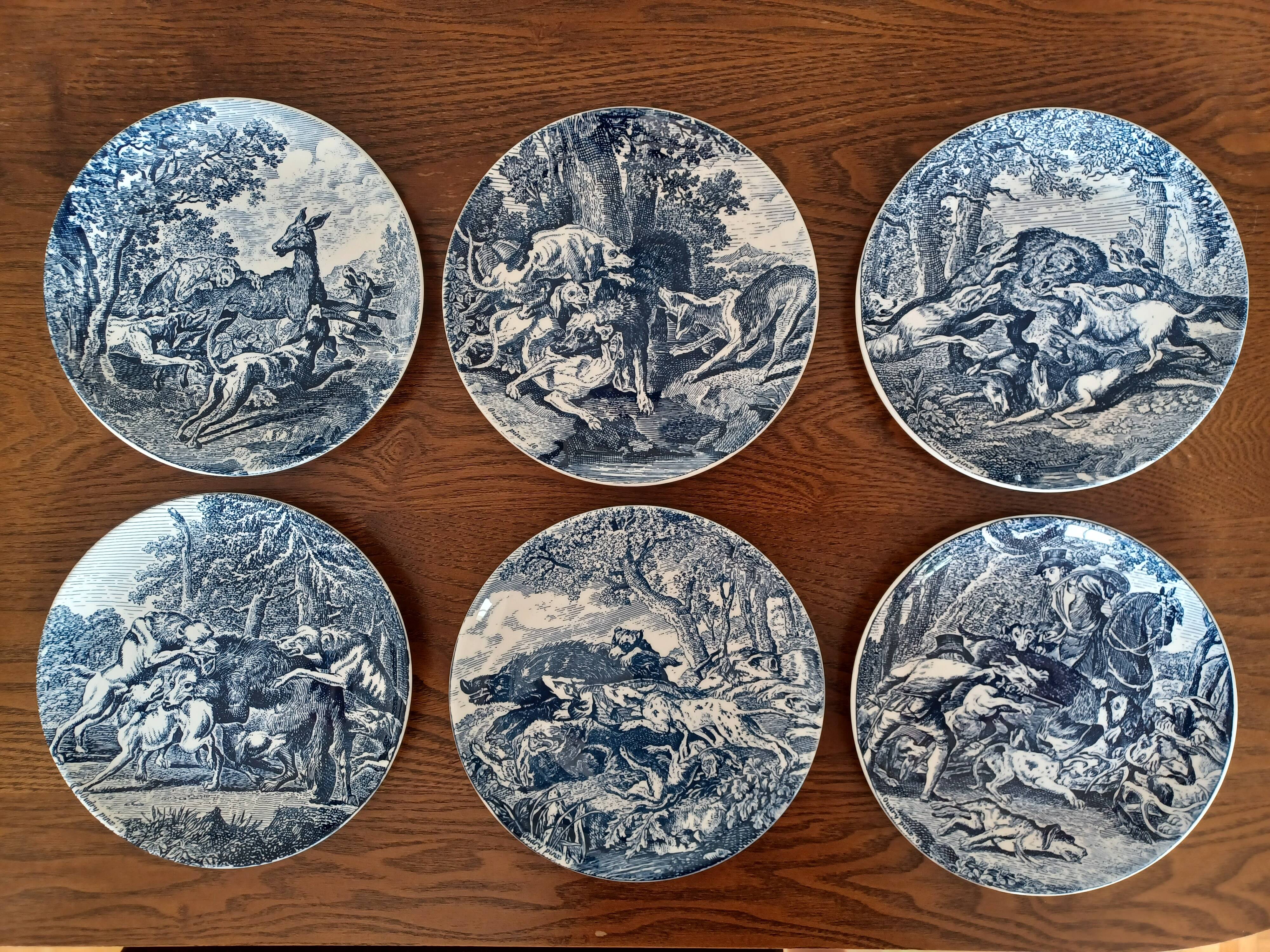 Gien porcelain plates, hunting scenes
