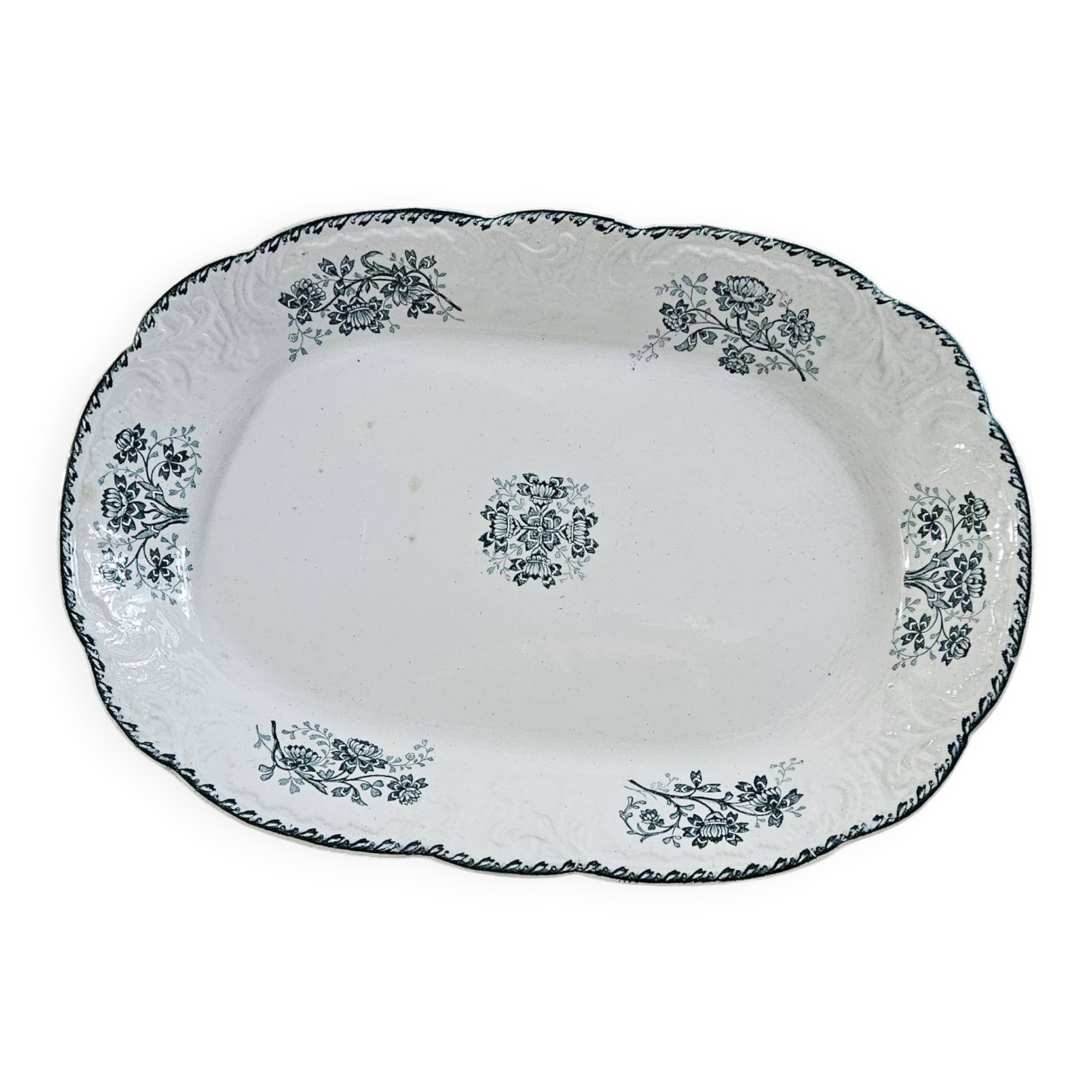 Plat ovale en terre de fer