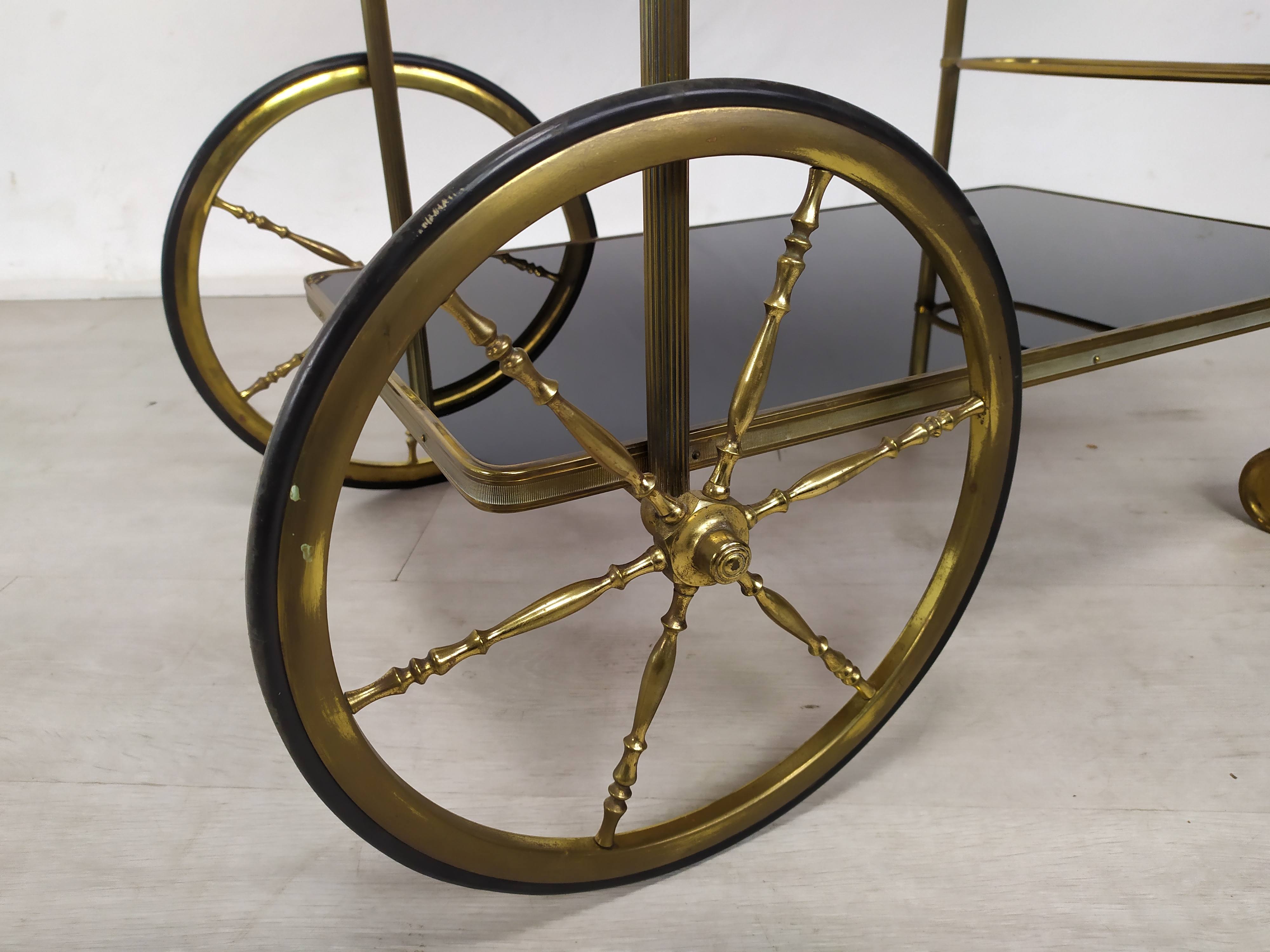 Vintage bar rolling service