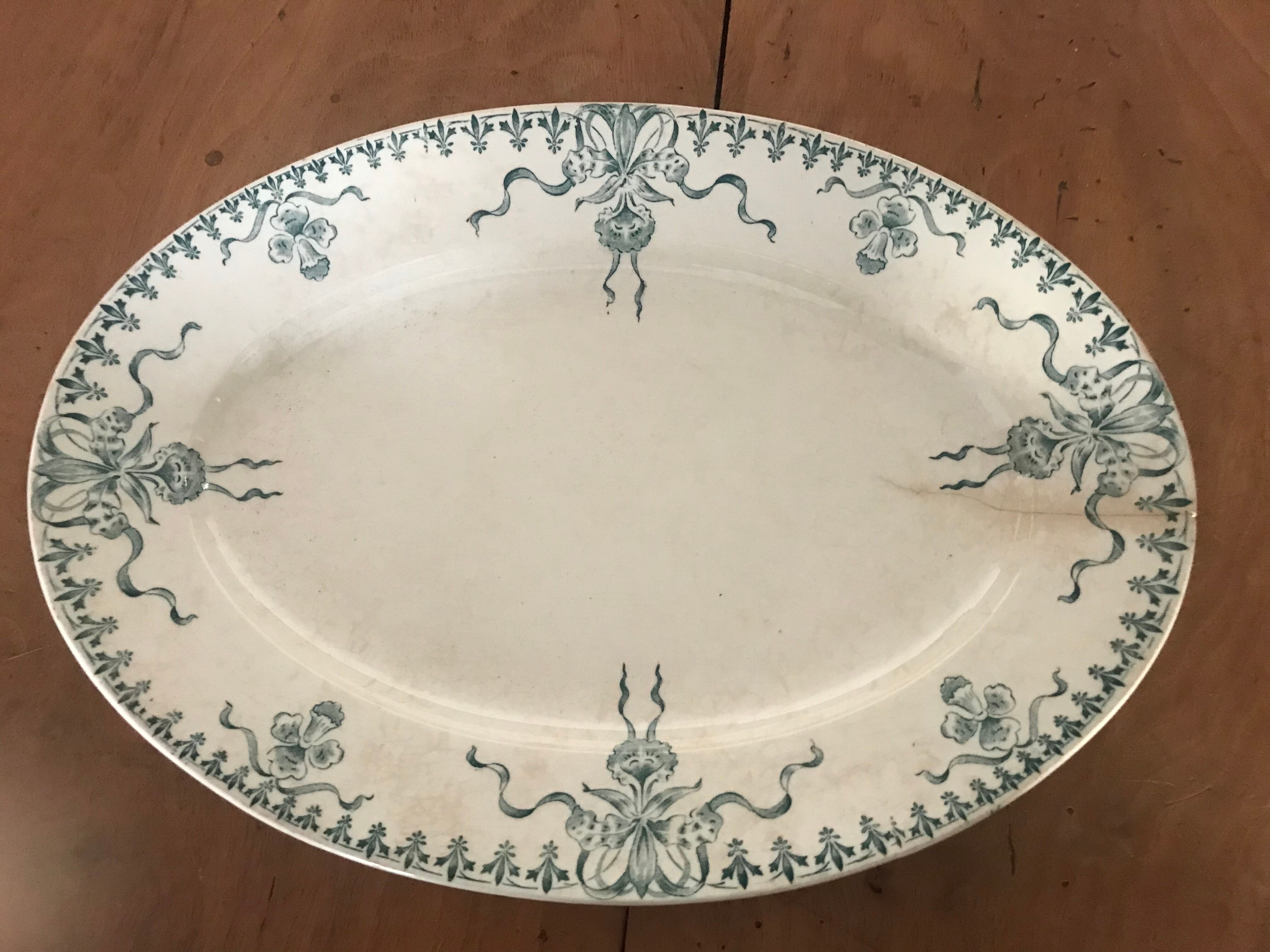Oval porcelain dish of Gien Terre de fer "Venice"