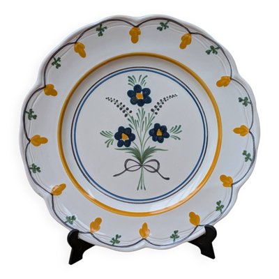 Assiette murale M.B.F.A Pornic Peint à la main modèle Uranie décor floral