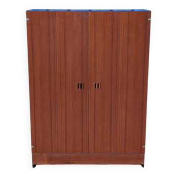 Vintage compact Scandinavian teak cabinet/sideboard, 1960s