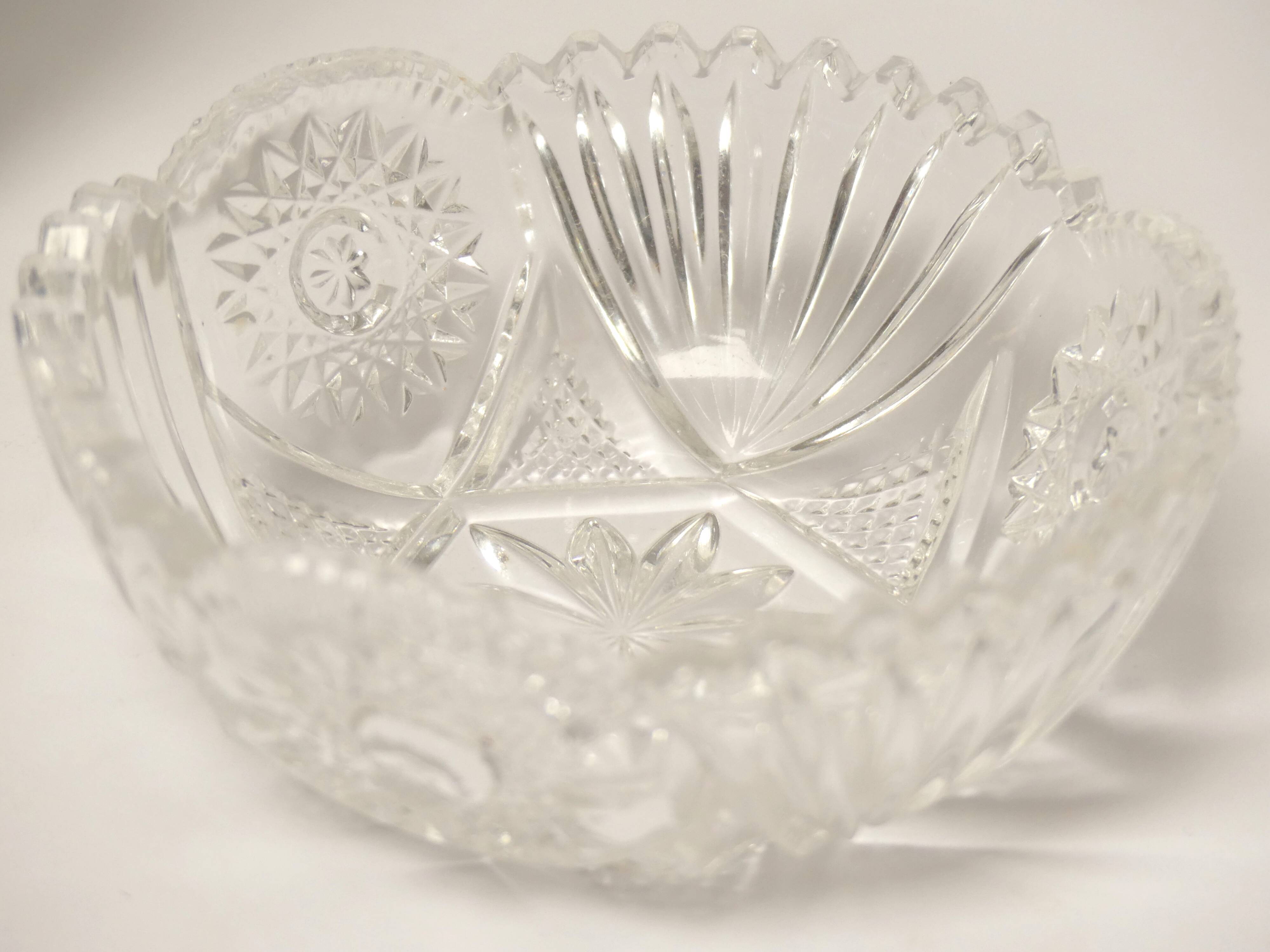 6 cups in chiseled glass