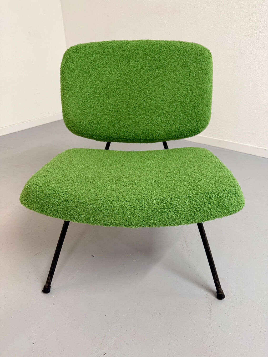 Vintage French designer armchair Pierre Paulin CM 190 from the 1960s.