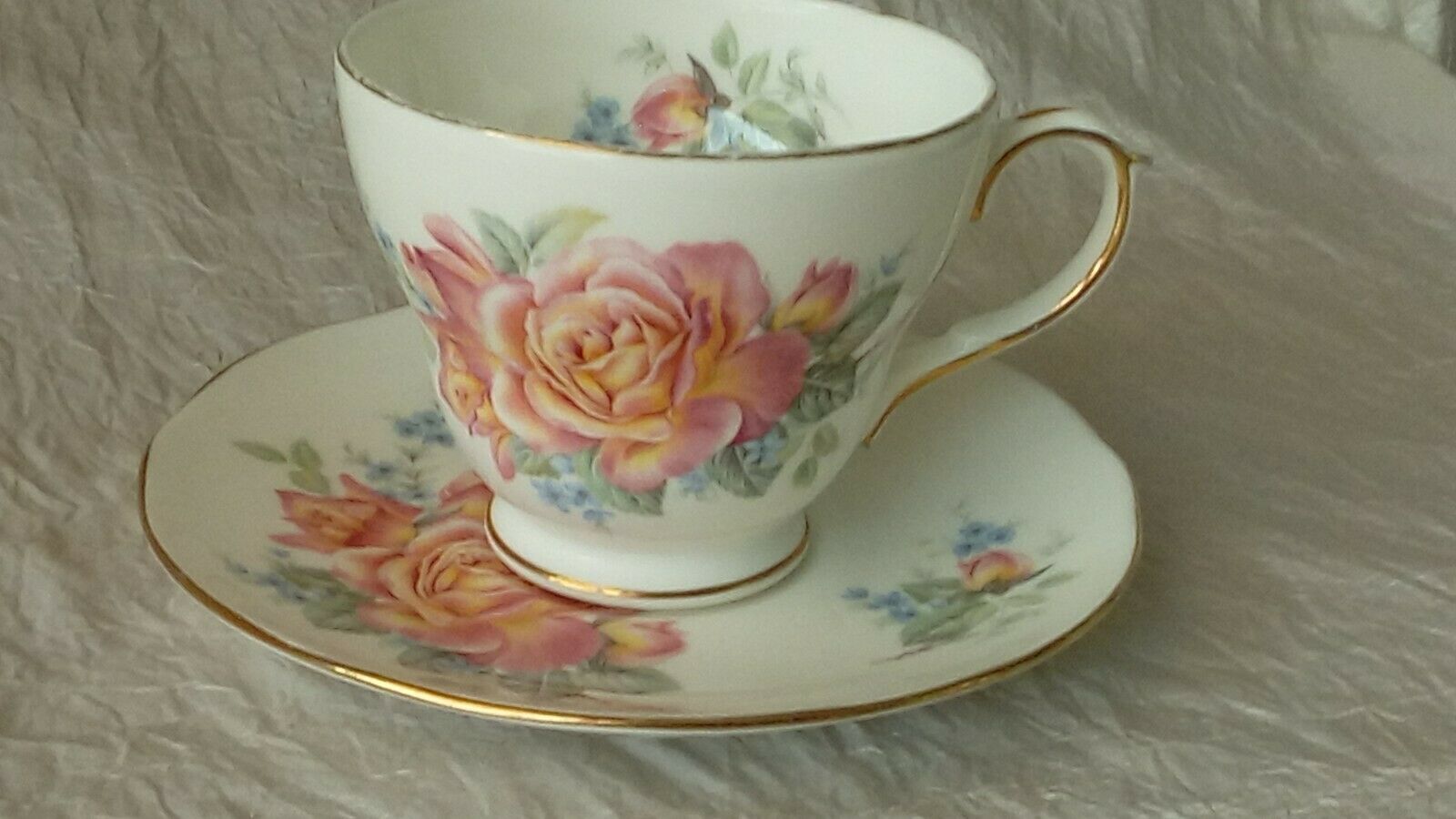 Cup english porcelain model duchess n°2