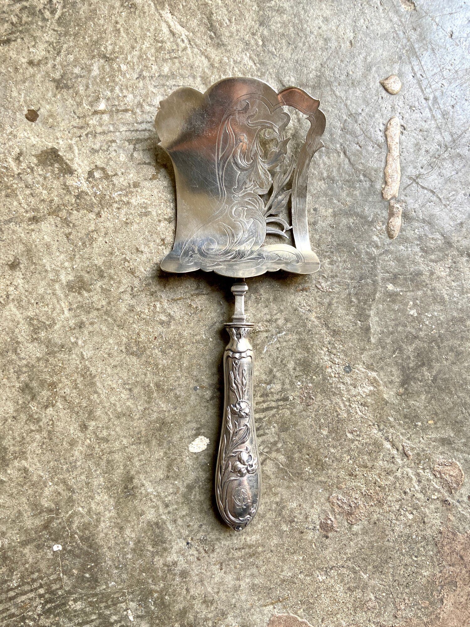 Silver TG monogrammed asparagus shovel by Félix Malique, late nineteenth century