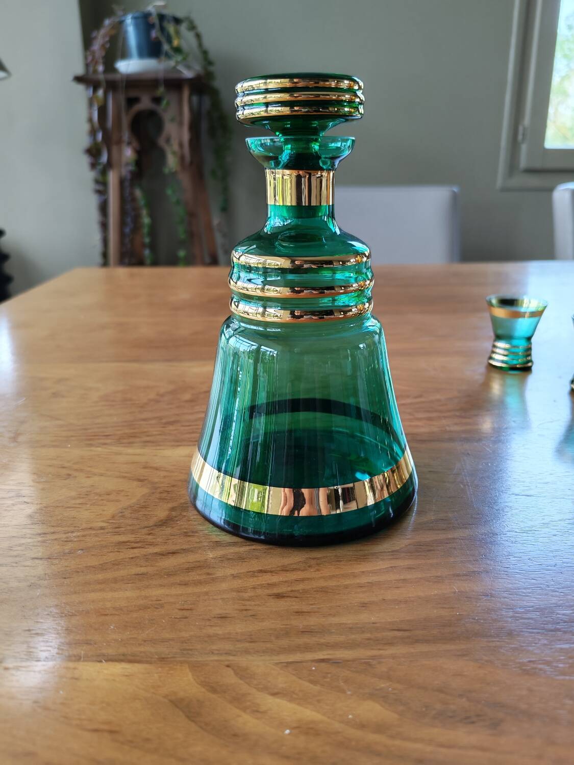 Vintage carafe and 5 glasses