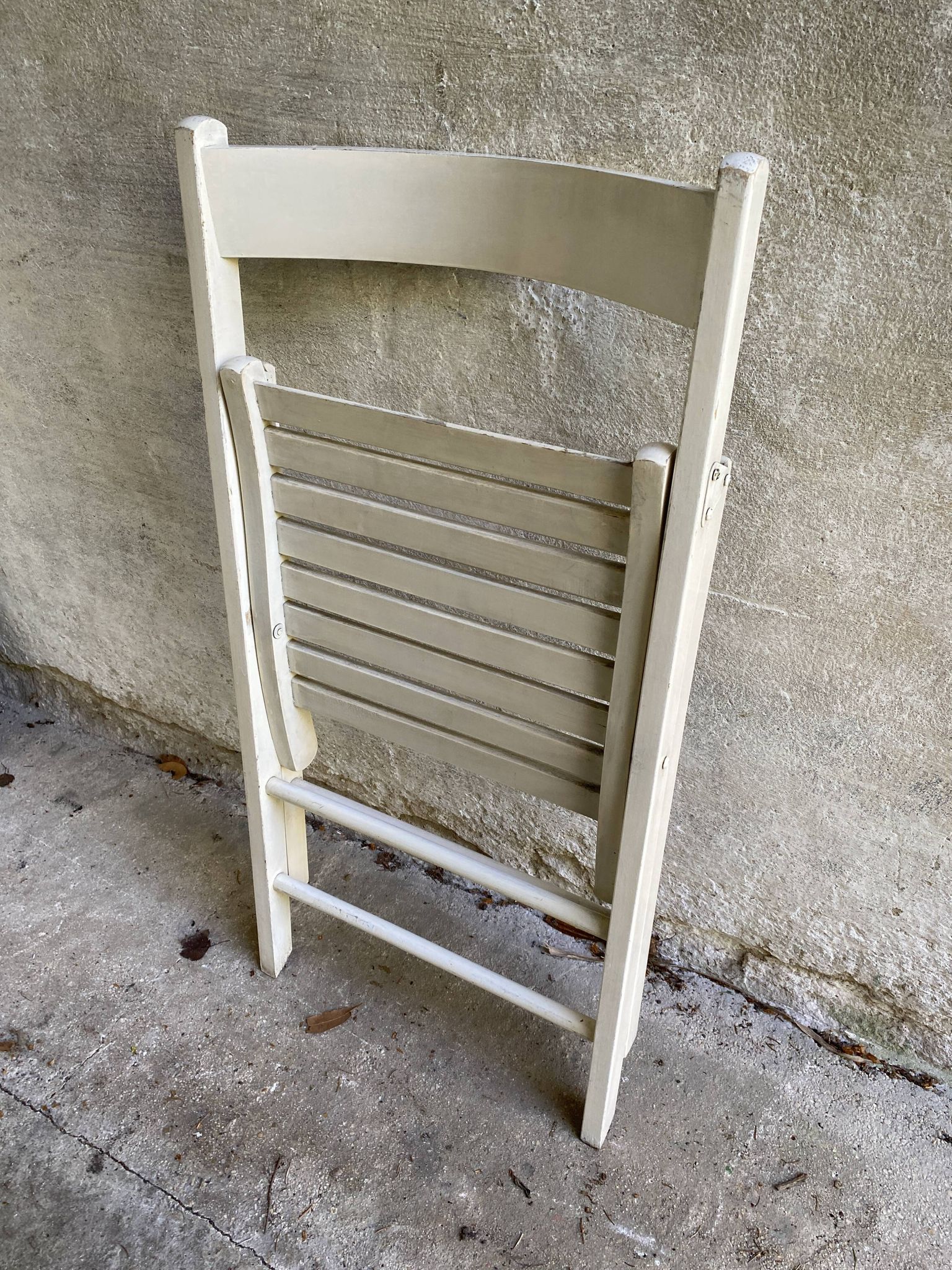 Extra folding chair / garden chair / vintage white lacquered solid wood office chair