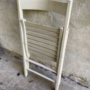 Extra folding chair / garden chair / vintage white lacquered solid wood office chair