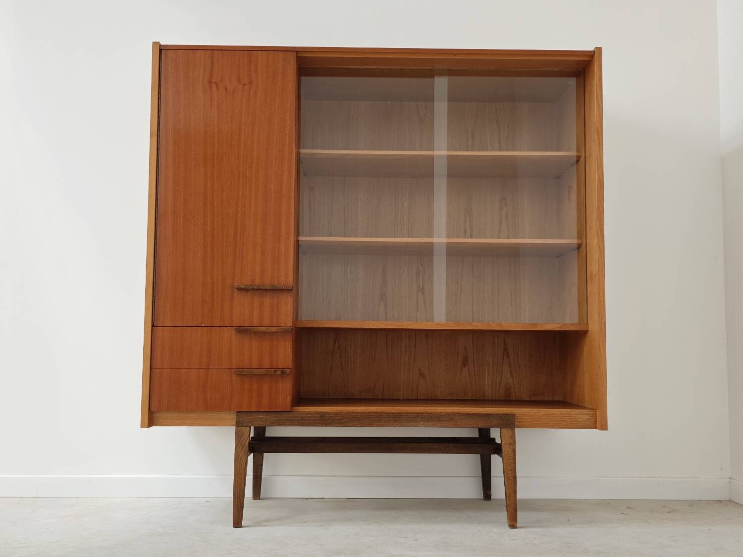 High Buffet Dresser Frantisek Mezulanik for Up Zavody 1960