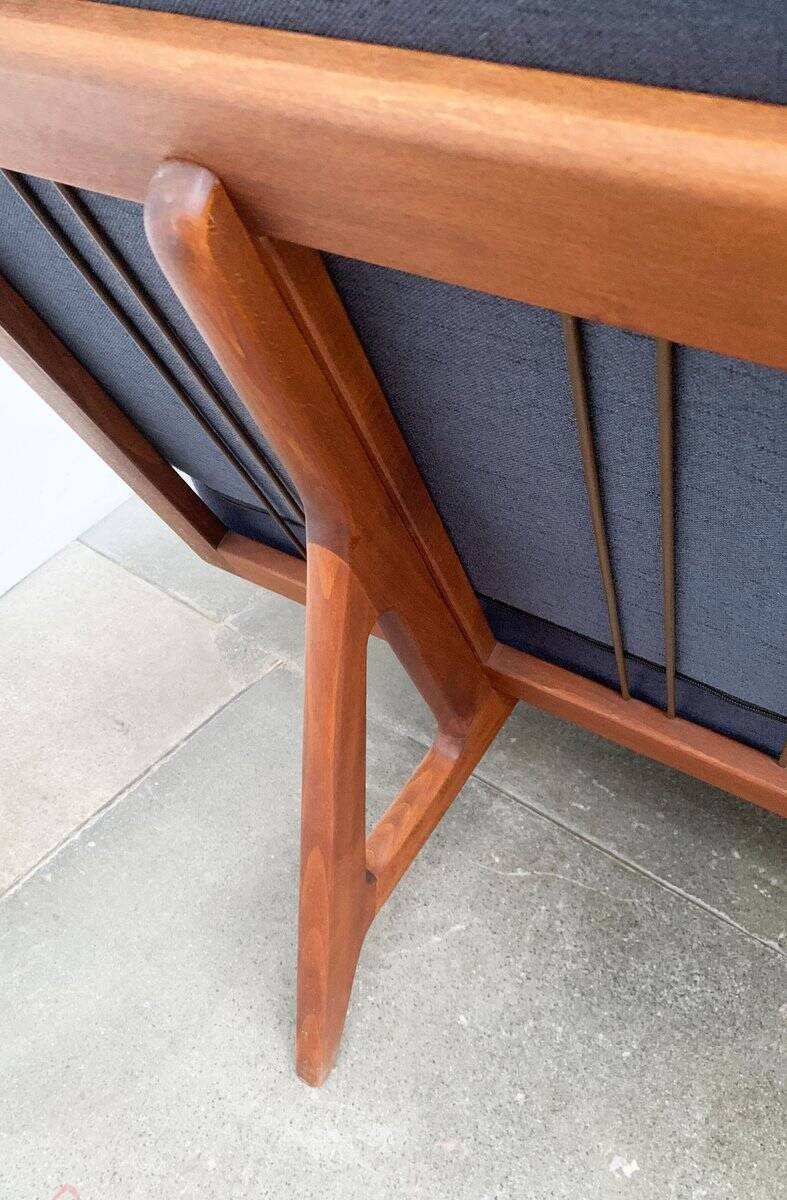 Mid-century minimalist teak canapé by Orla Mølgaard Nielsen for France & Søn / France & Daverkosen.