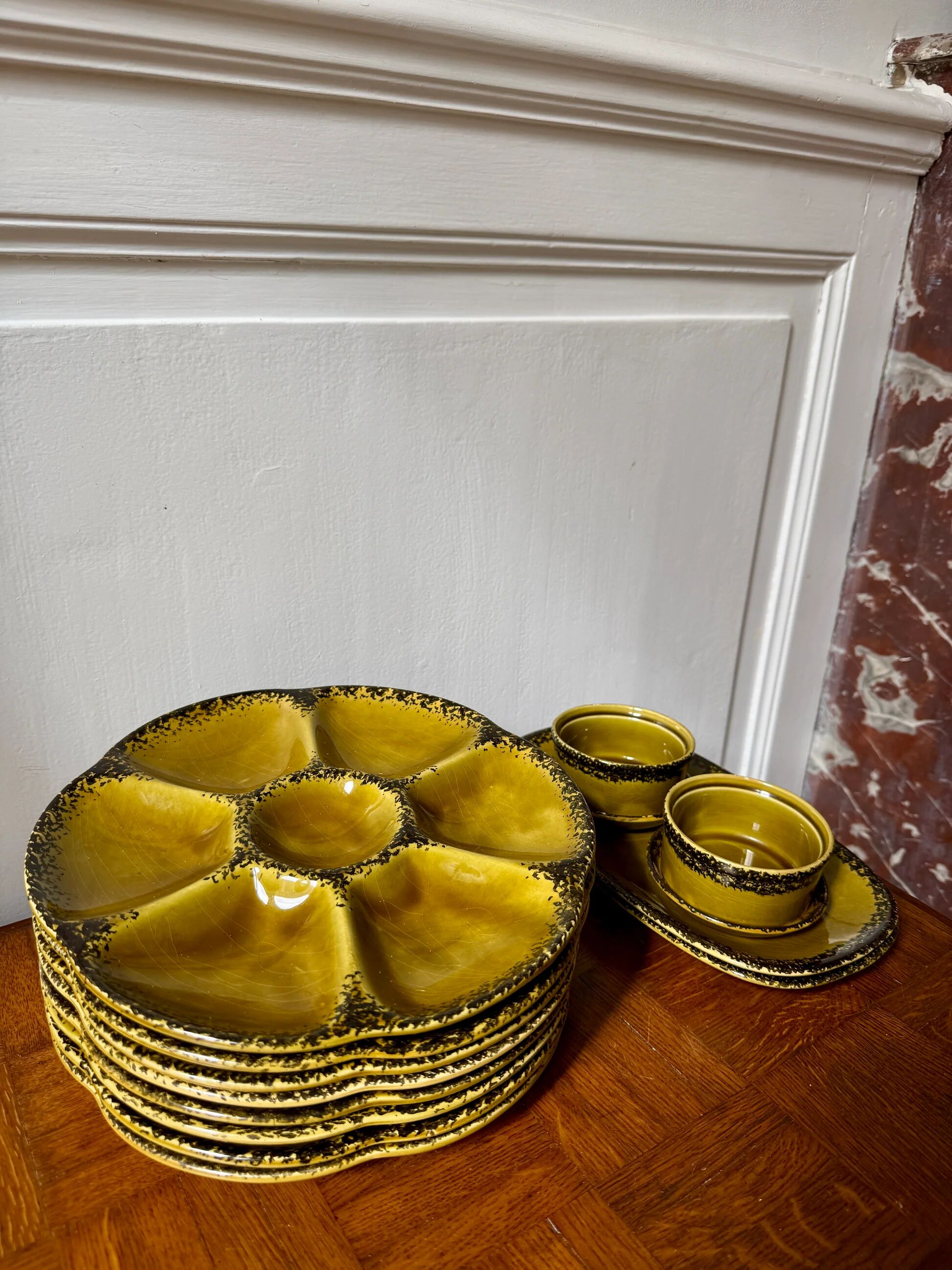 Oyster service in Gien earthenware