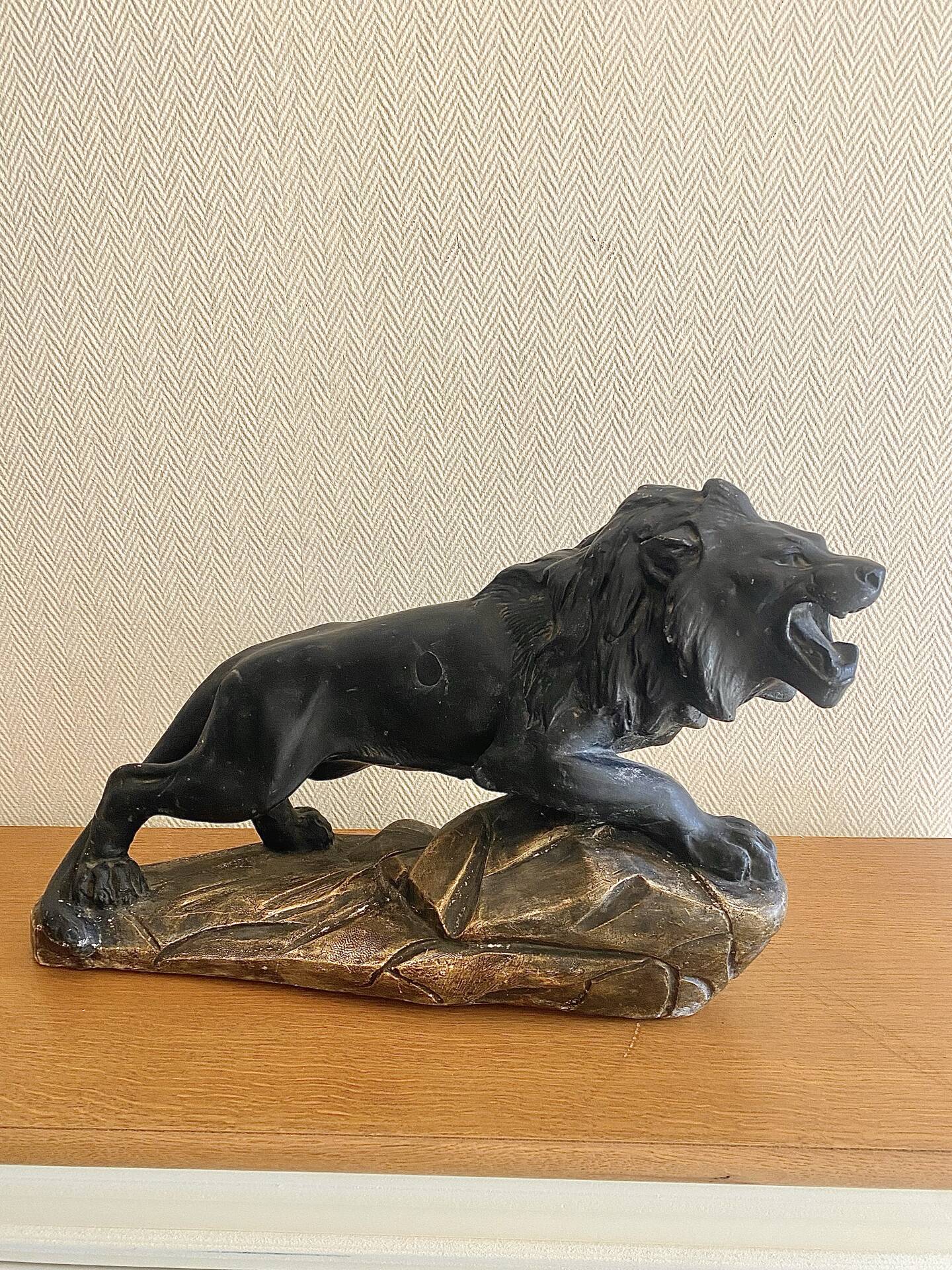 Roaring lion Art Deco signed Magioni