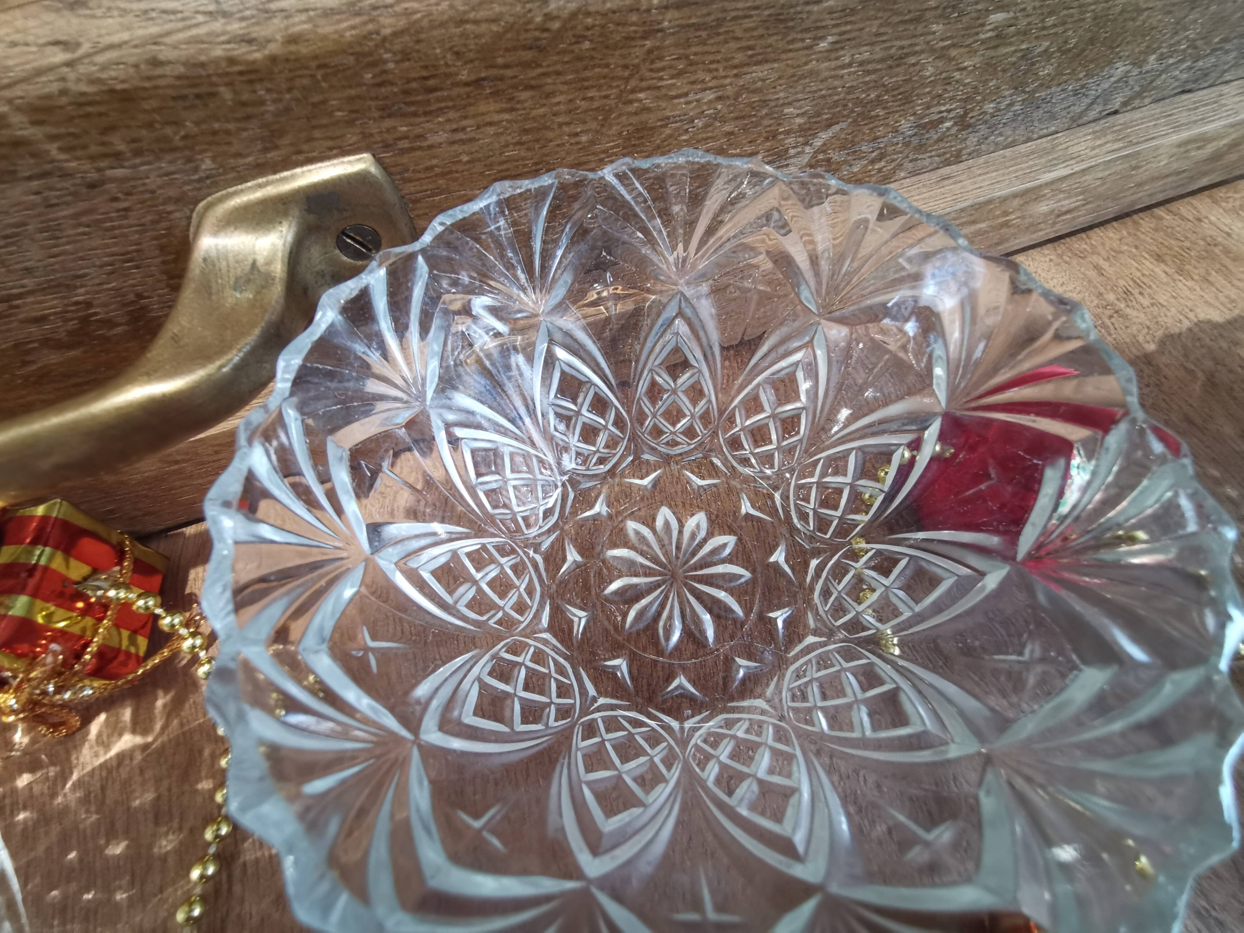 7 vintage chiseled glass cups