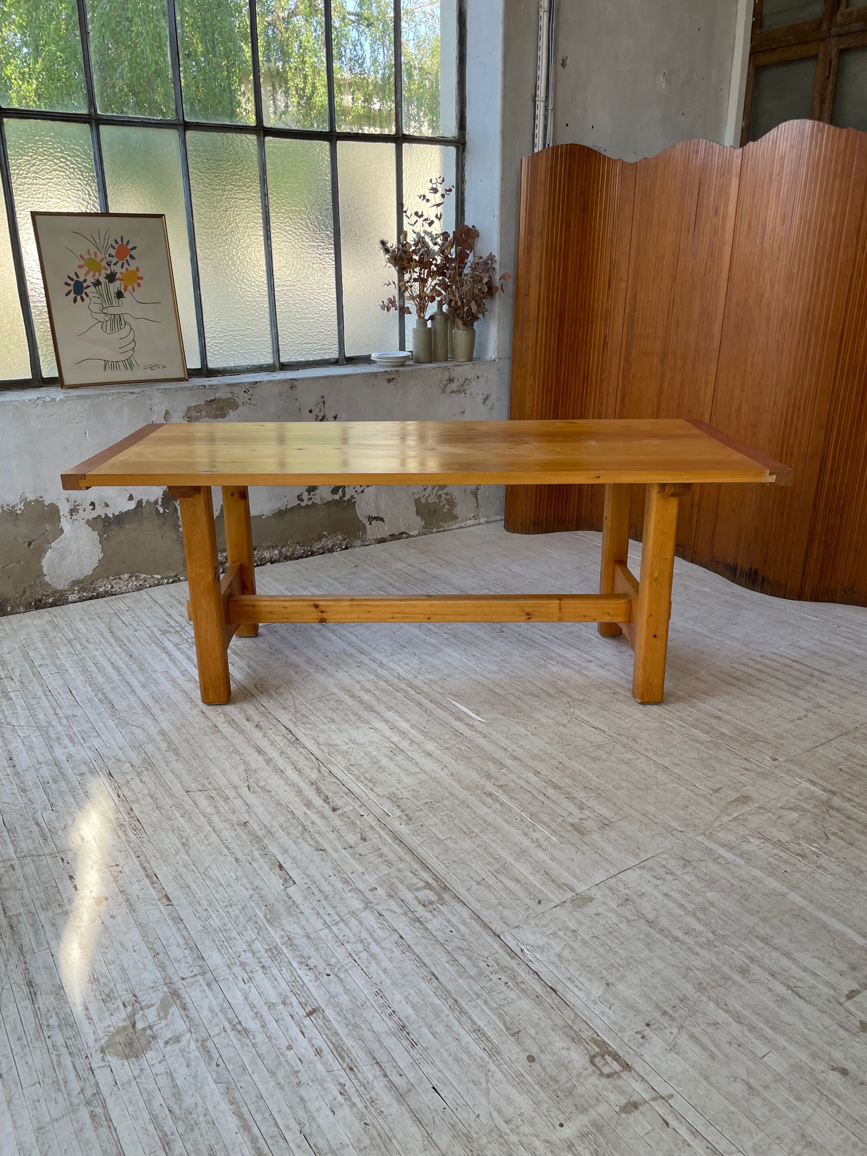 Mountain furniture table in pine 2m