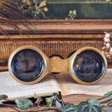 Theater binoculars in mother-of-pearl and brass, 19th century