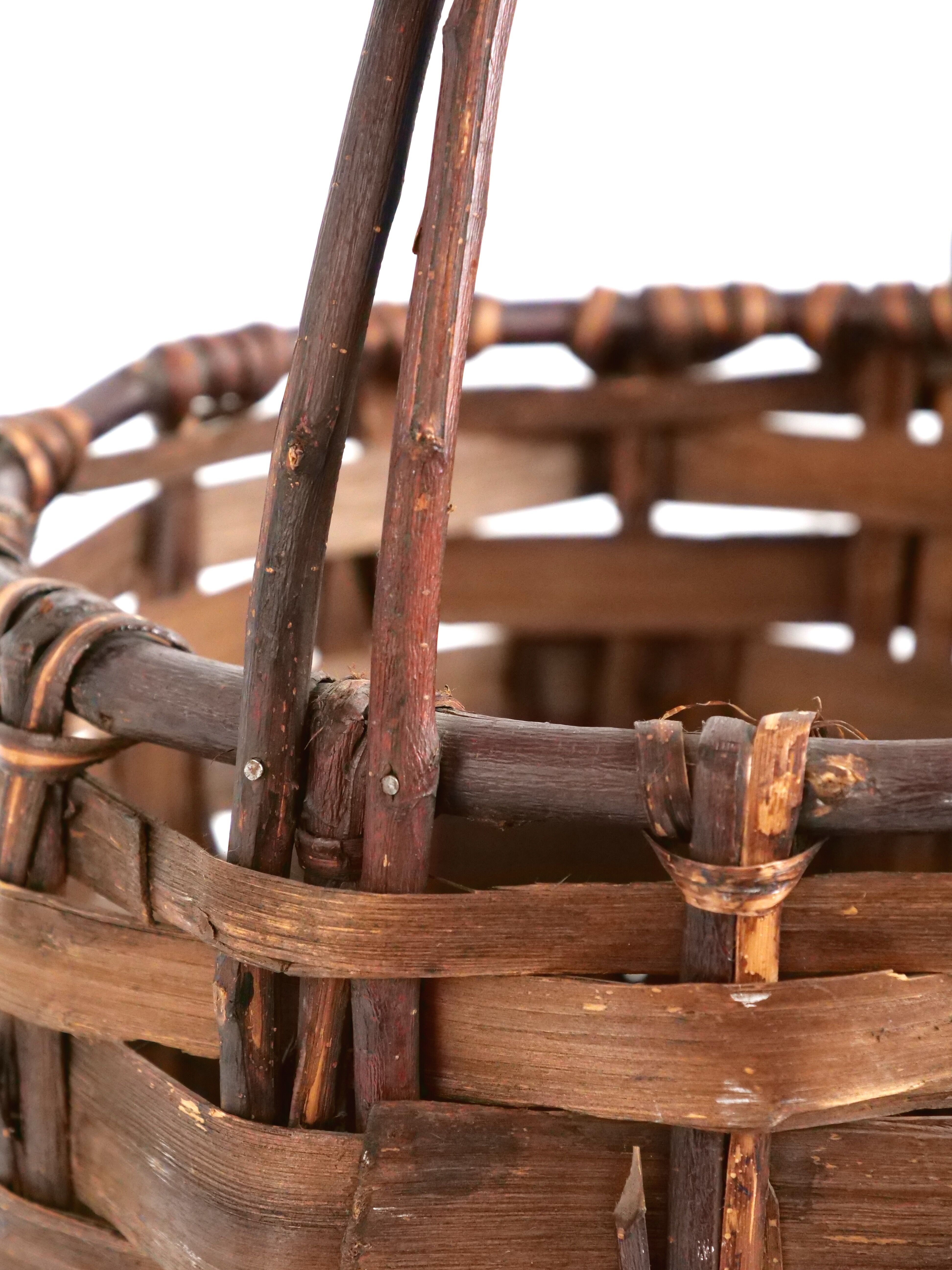 Brutalist basket in bark