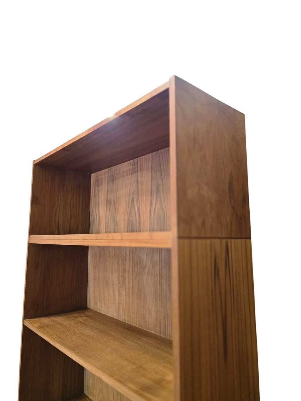 Vintage wooden shelf/bookcase/display cabinet