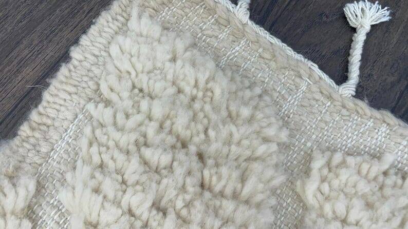 Handcrafted Moroccan rug decorated 250cm x 150cm