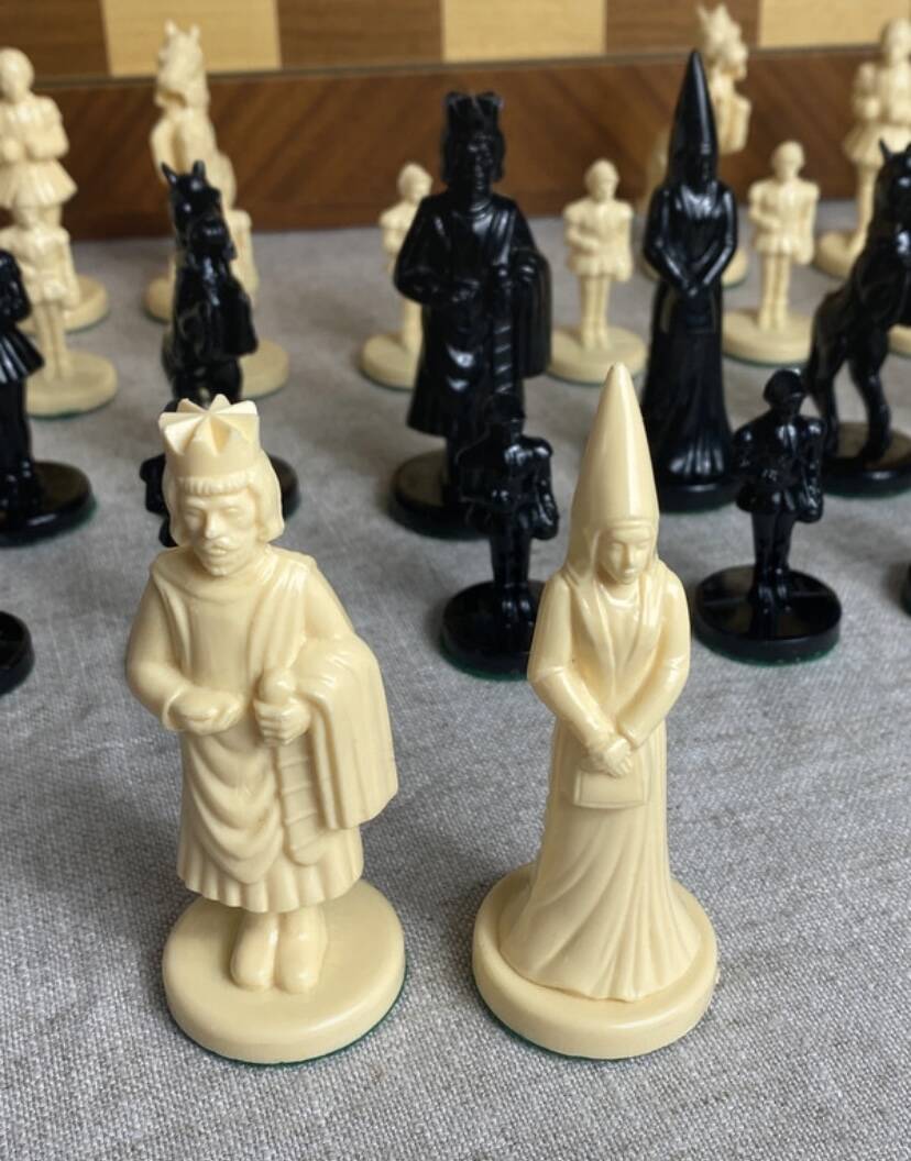 Large Vintage Medieval Chess Set Ajedrez Fantasia