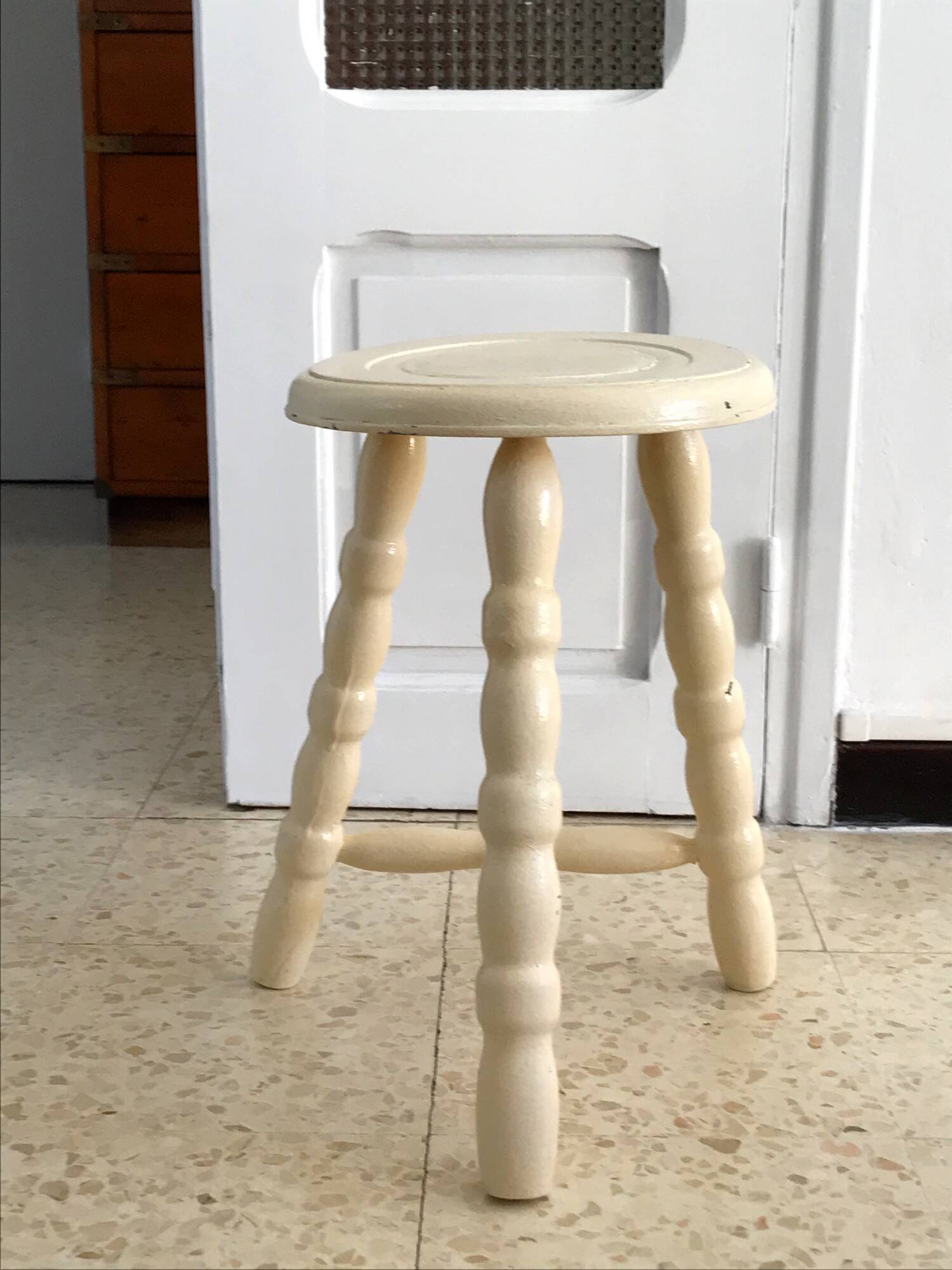Vintage tripod stool from the 70s painted wood