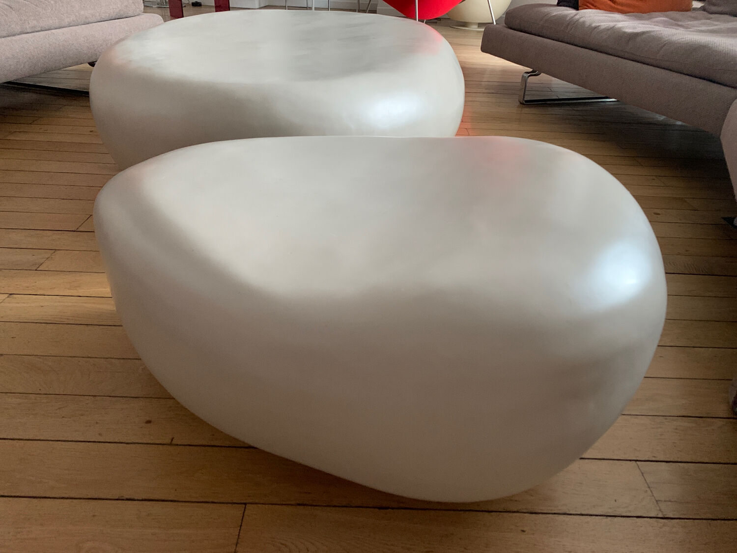 Pebble shaped coffee table