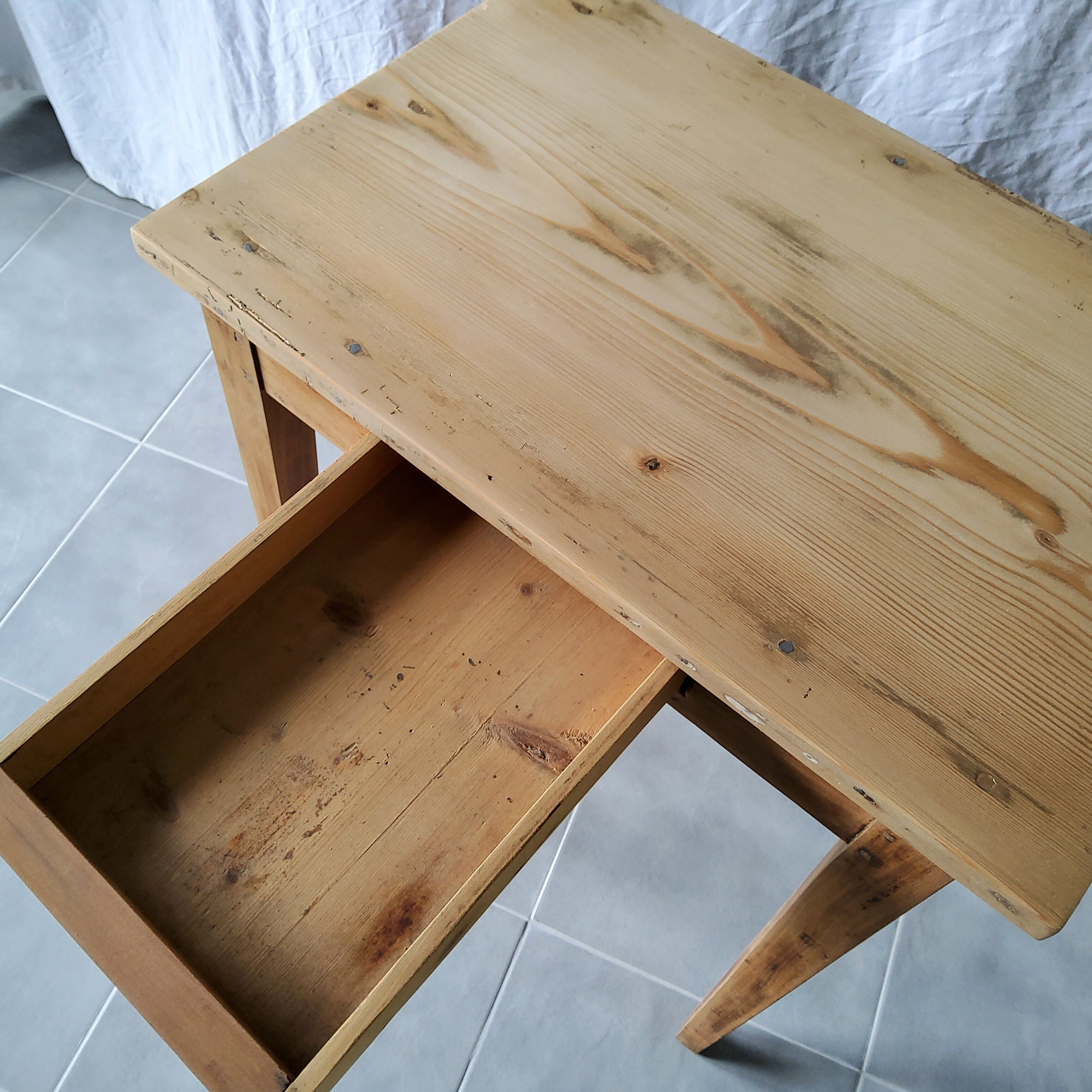 Farm table