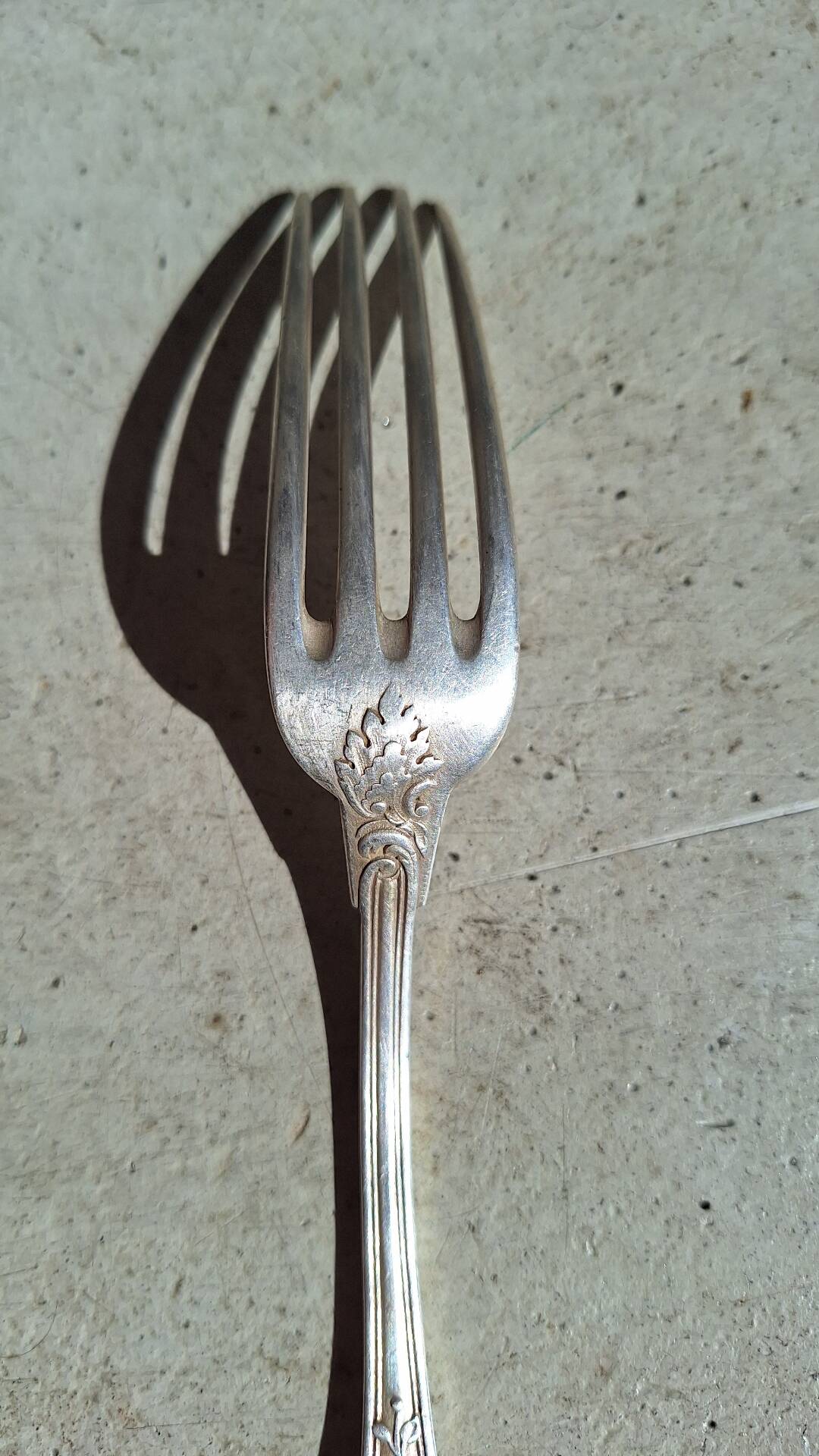 Fourchette de table en argent massif orfèvre Paul Devaux