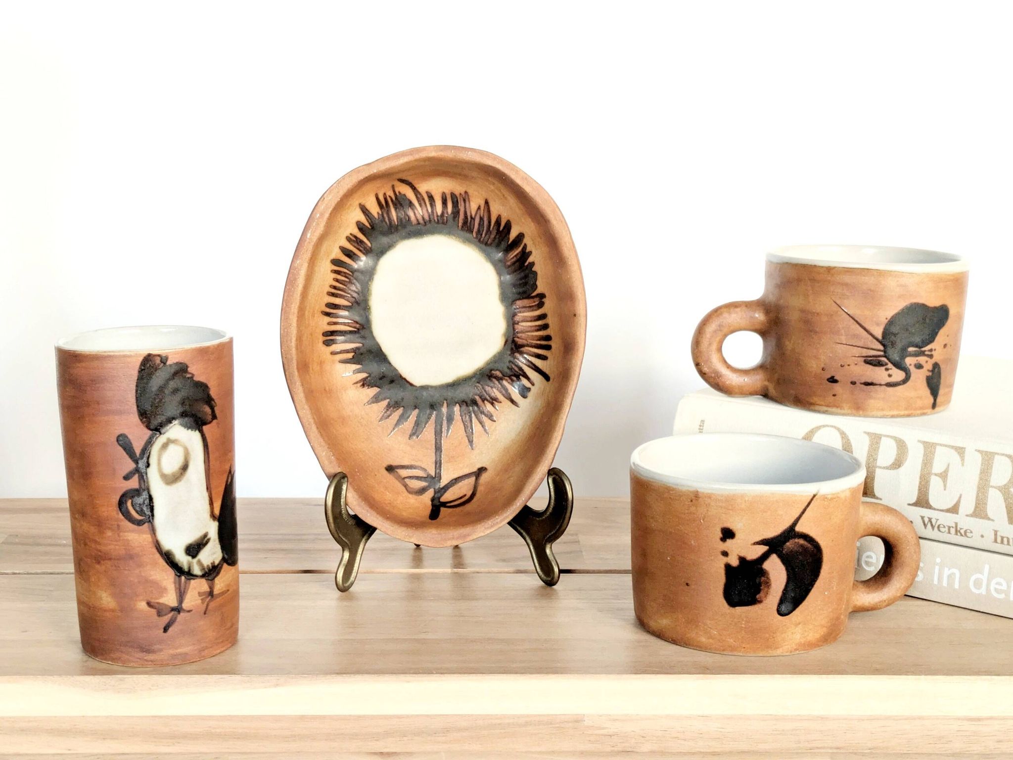 Set of 4 ceramic pieces by Madeleine Brault, Pottery of the Dove